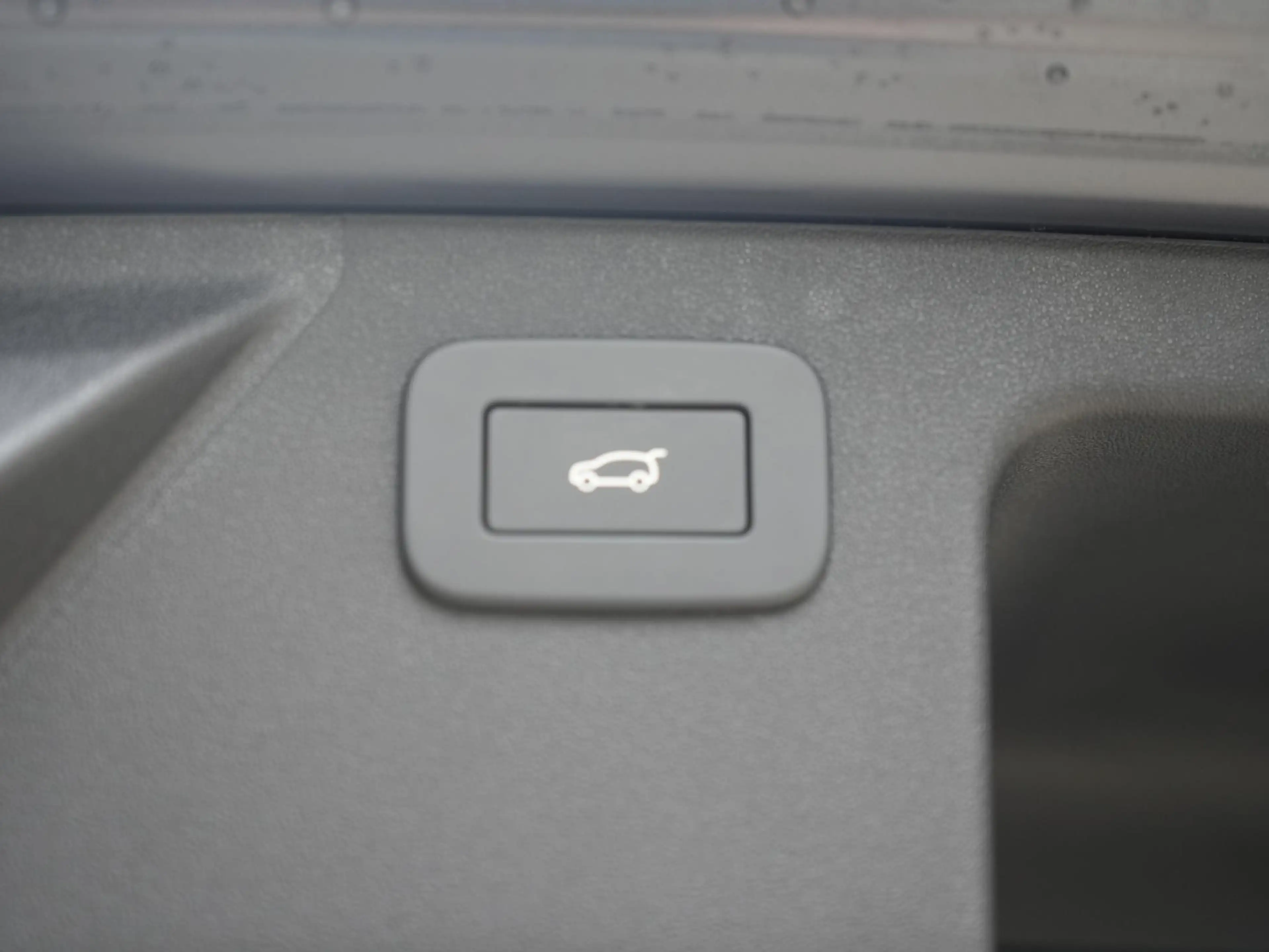 Land Rover Discovery Sport P270e PHEV Dynamic SE | Cold Climate | Black Pack — photo 10