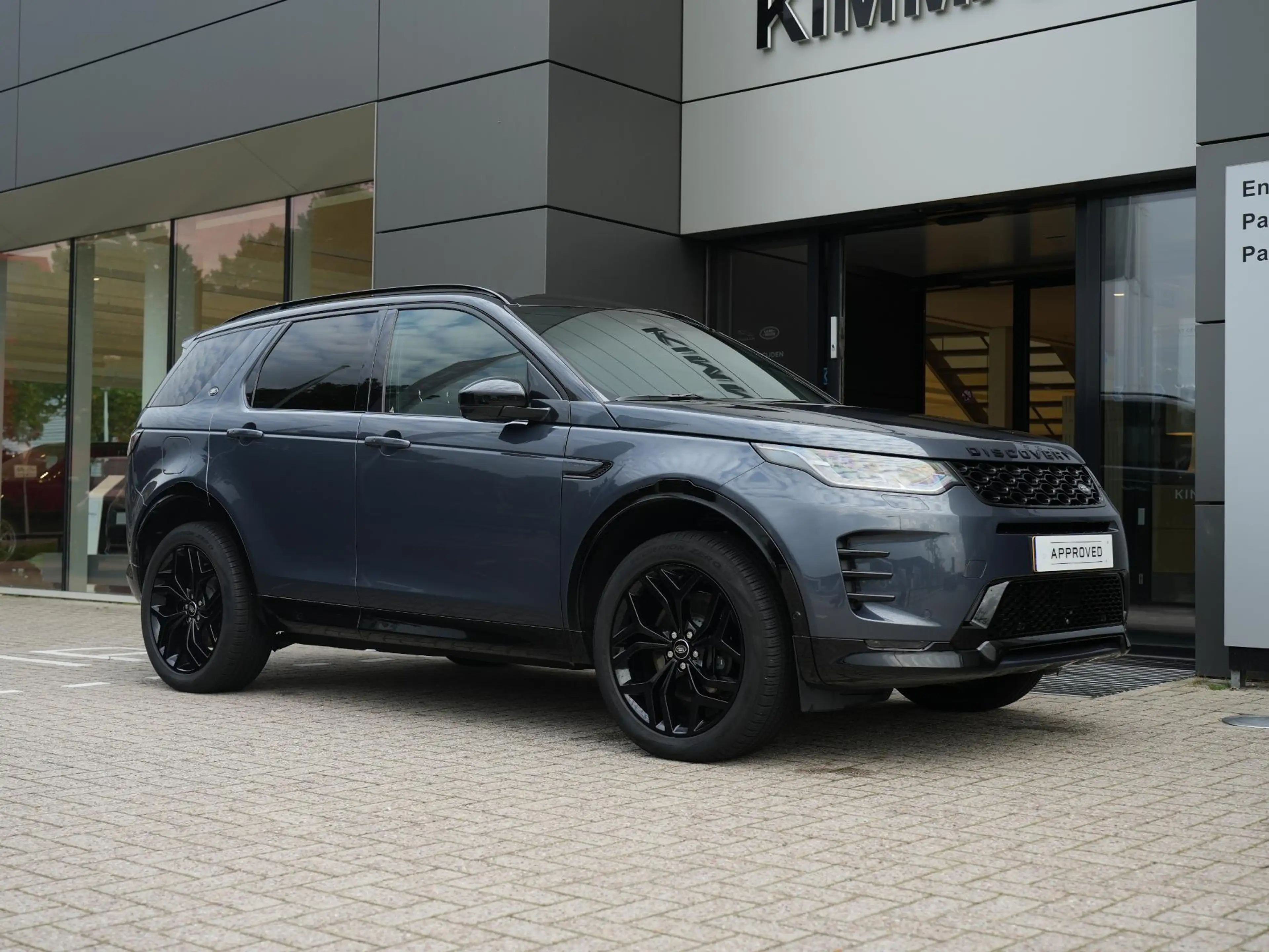 Land Rover Discovery Sport P270e PHEV Dynamic SE | Cold Climate | Black Pack — photo 2