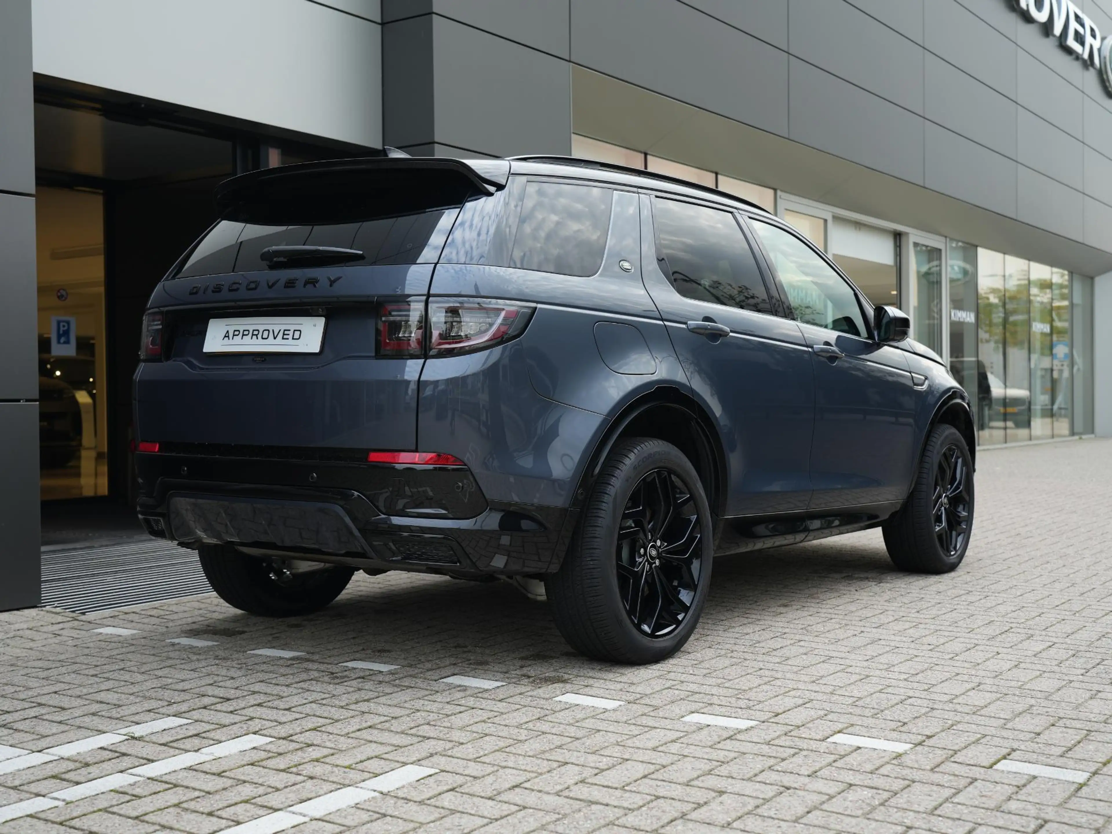Land Rover Discovery Sport P270e PHEV Dynamic SE | Cold Climate | Black Pack — photo 6