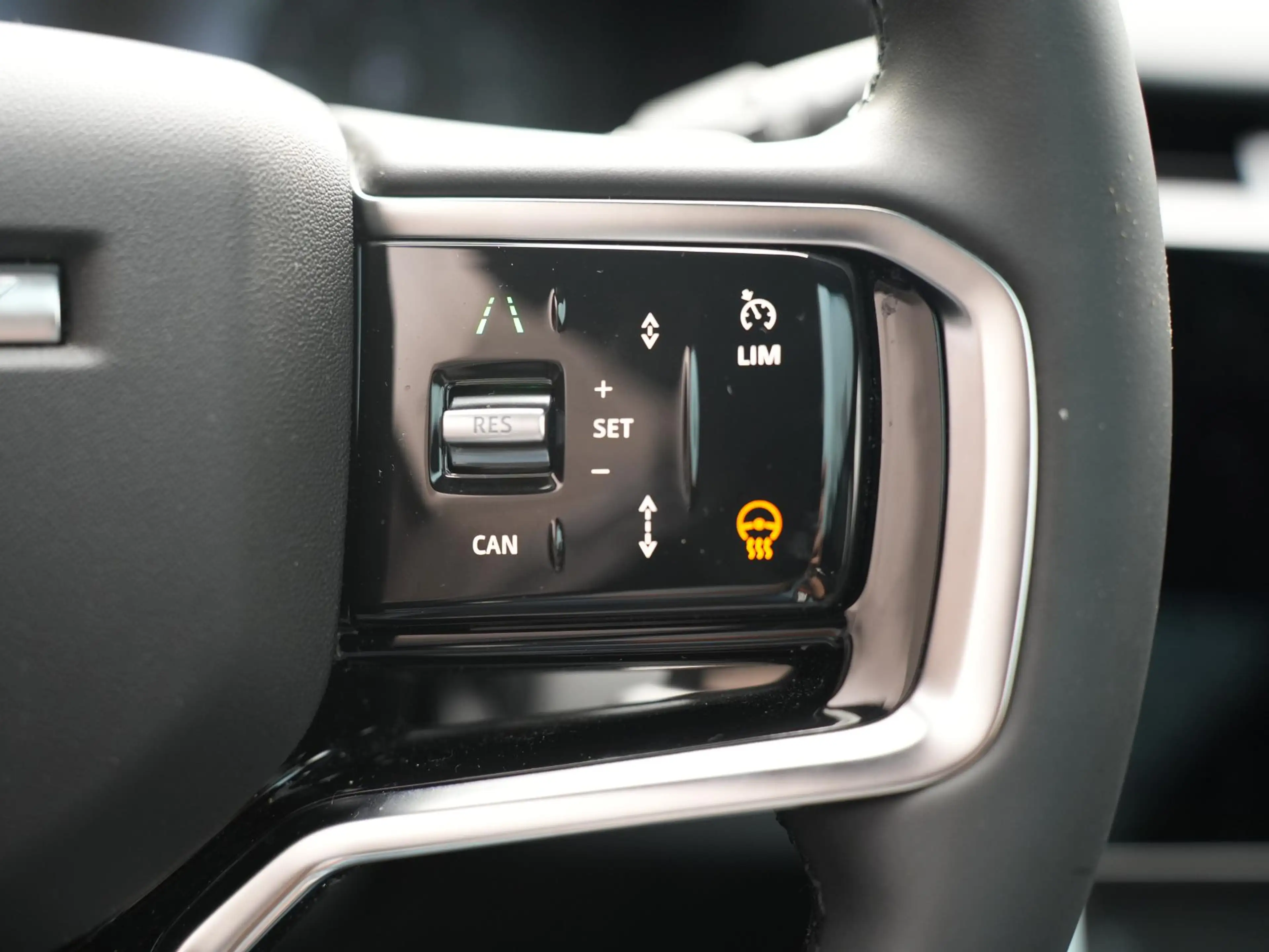 Land Rover Discovery Sport P270e PHEV Dynamic SE | Cold Climate | Black Pack — photo 19