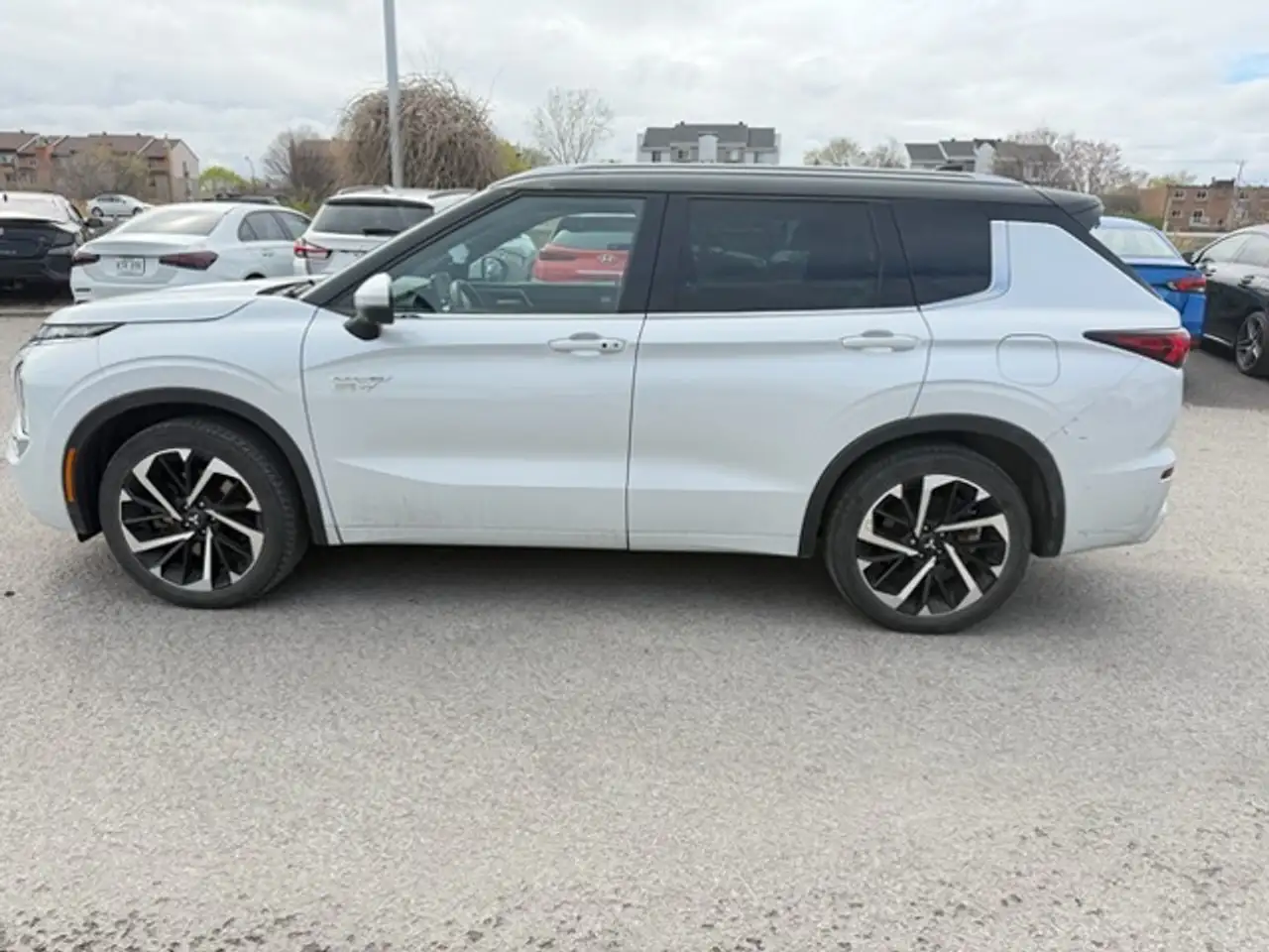 Mitsubishi Outlander снимка Mitsubishi Outlander