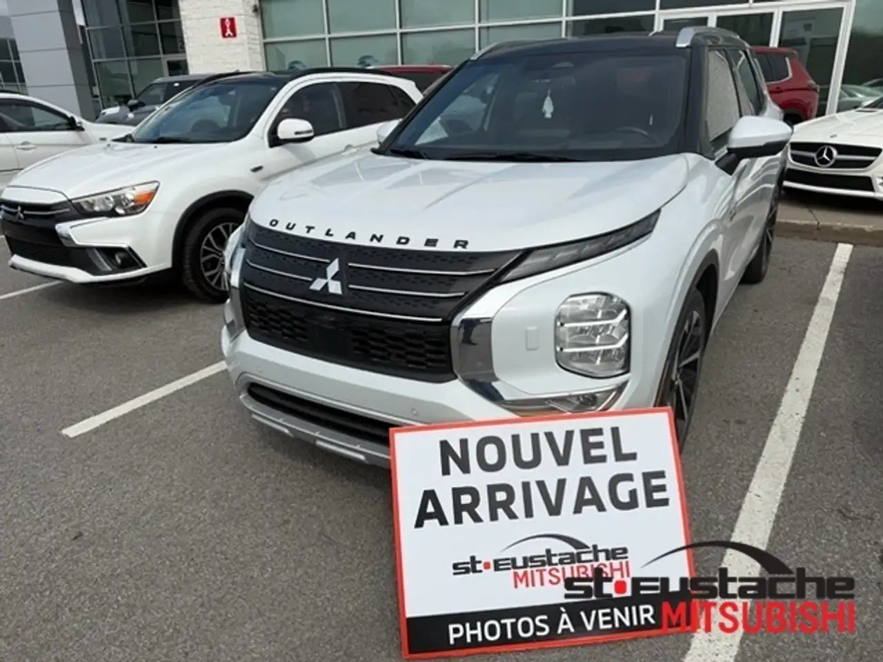 Mitsubishi Outlander снимка Mitsubishi Outlander