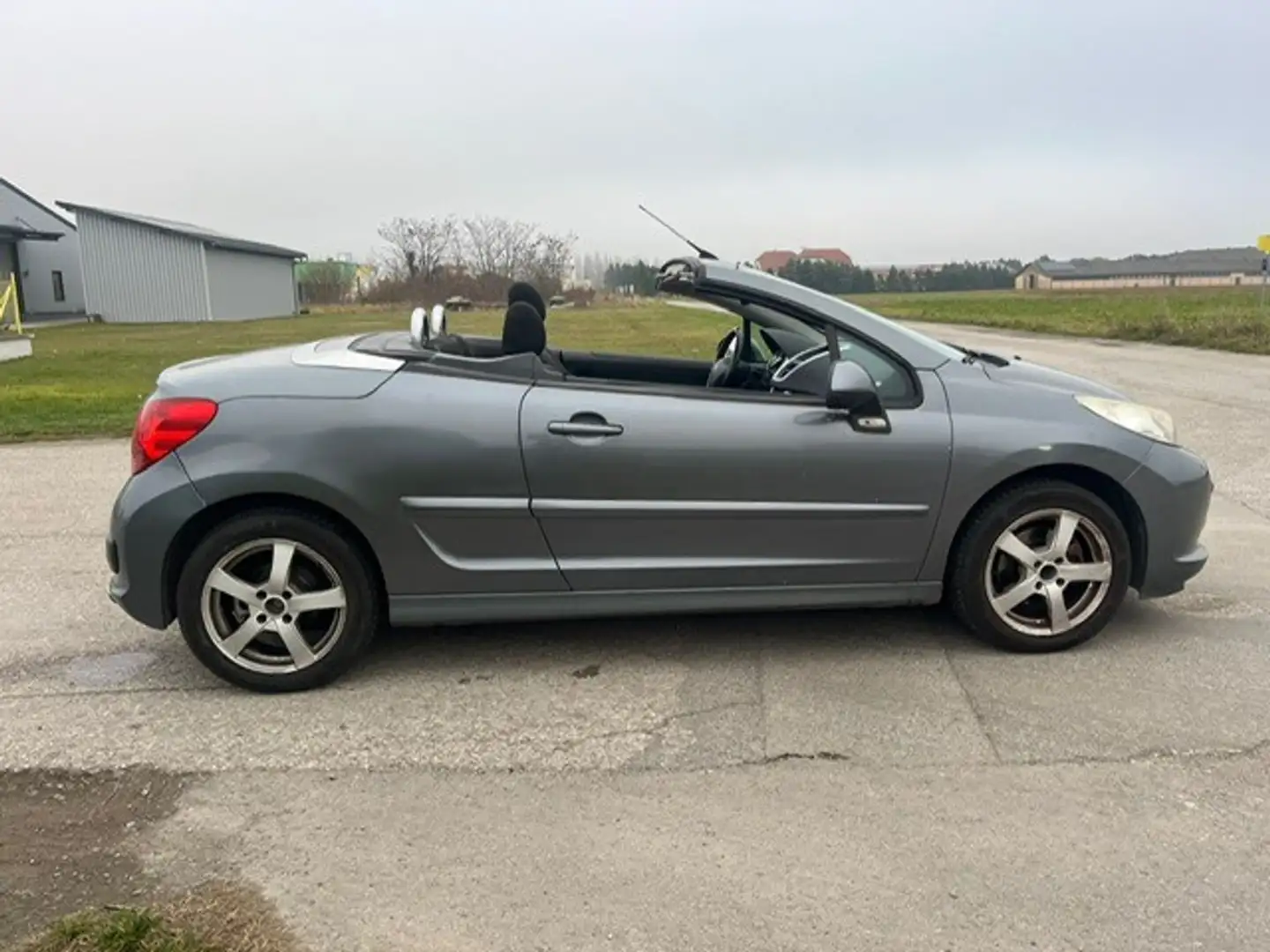 Peugeot 207 CC Active 1,6 16V/Gepflegter Zustand/ Grijs - 2