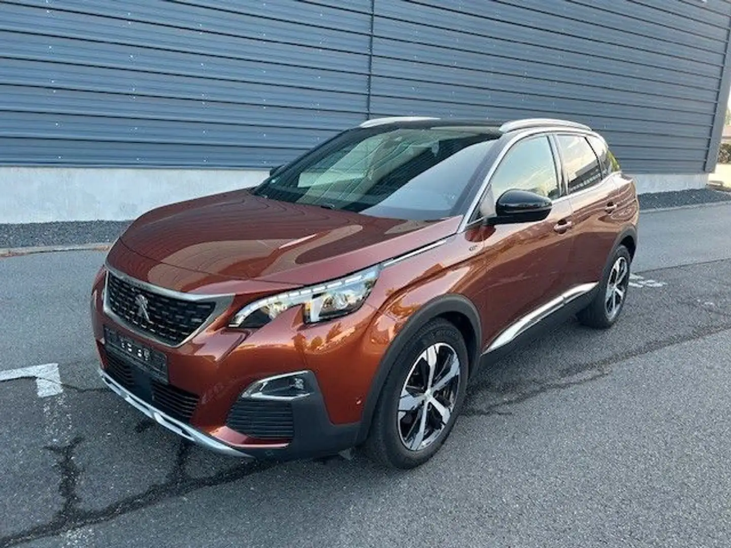 Peugeot 3008 GT 180 AT Marrón - 2
