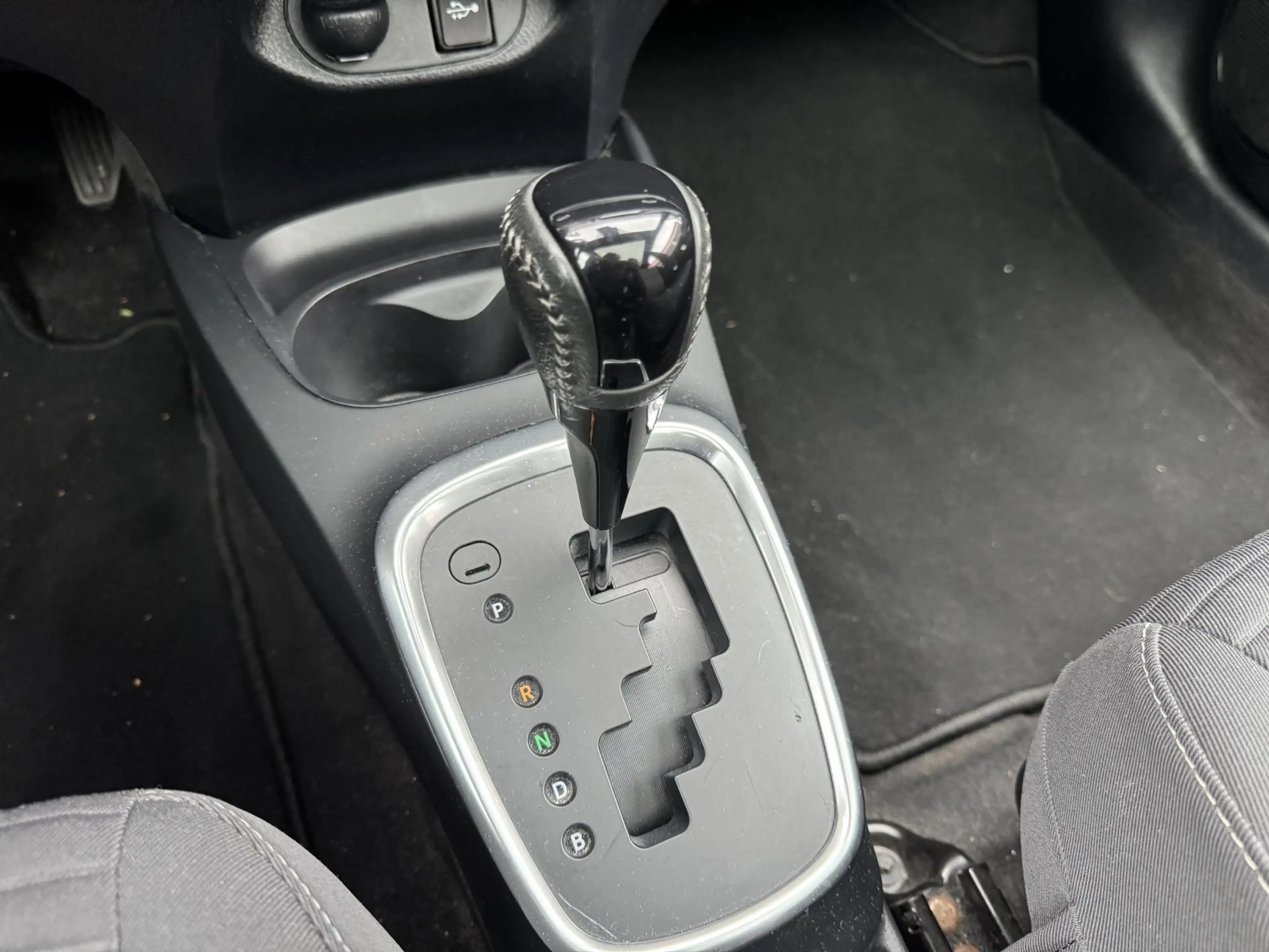 Toyota Yaris 1.5 Hybrid Executive / NL Auto / Camera — photo 28