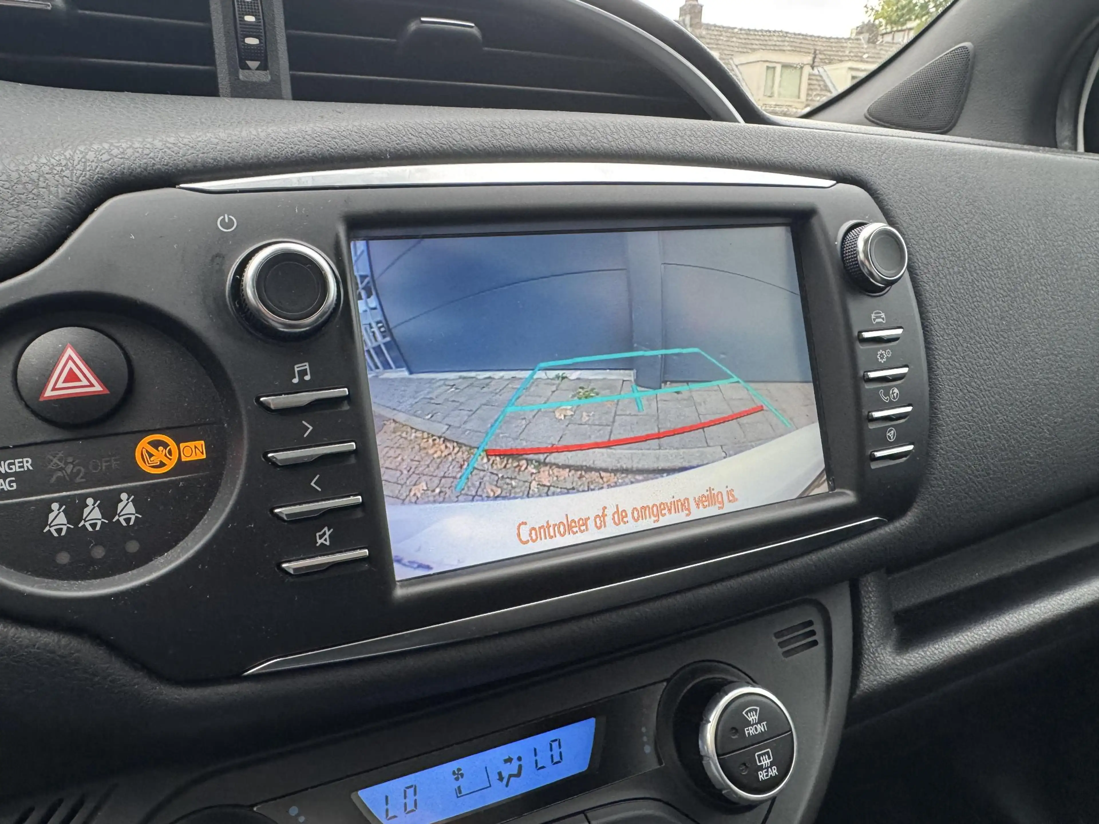 Toyota Yaris 1.5 Hybrid Executive / NL Auto / Camera — photo 12