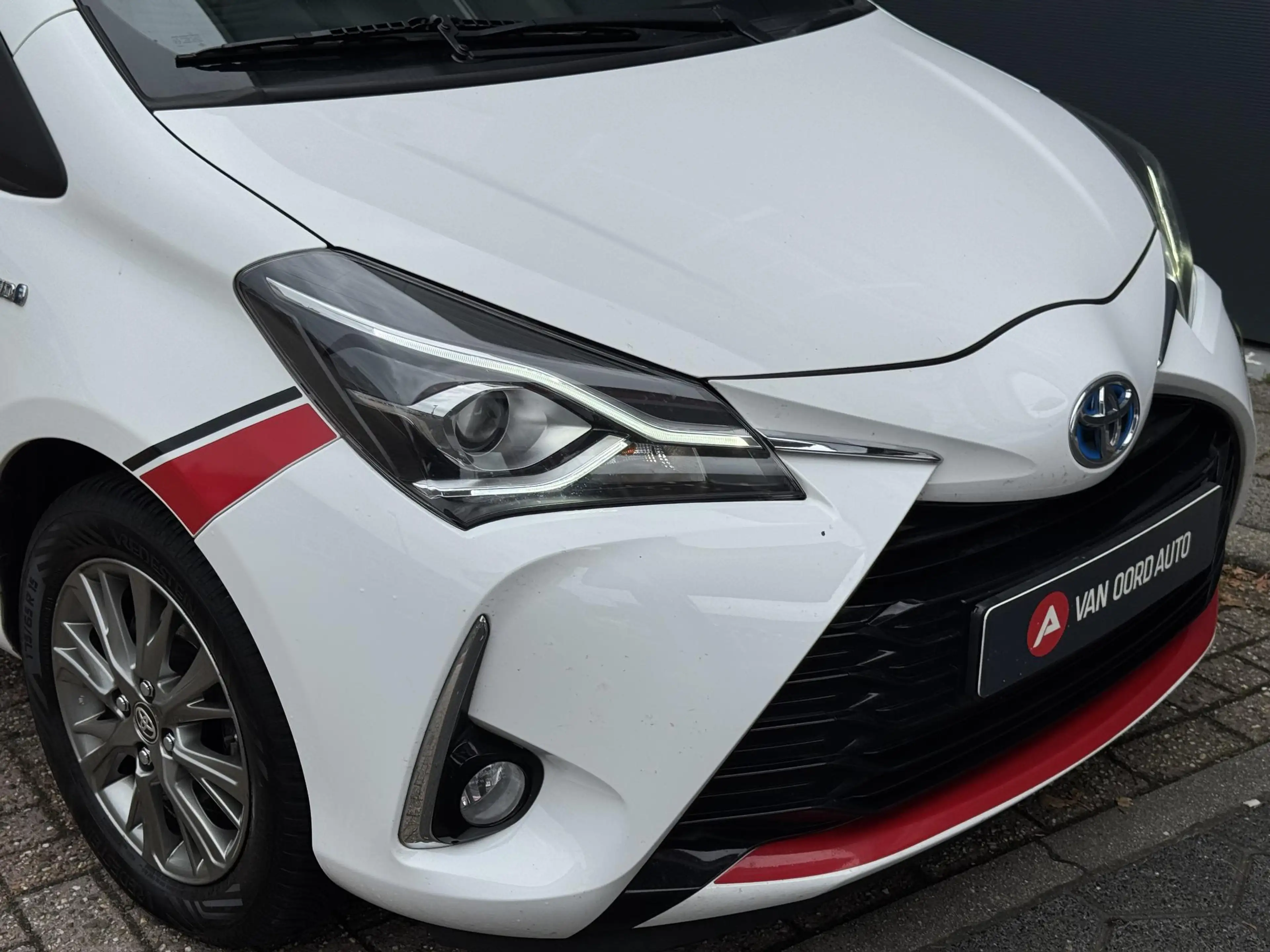 Toyota Yaris 1.5 Hybrid Executive / NL Auto / Camera — photo 14