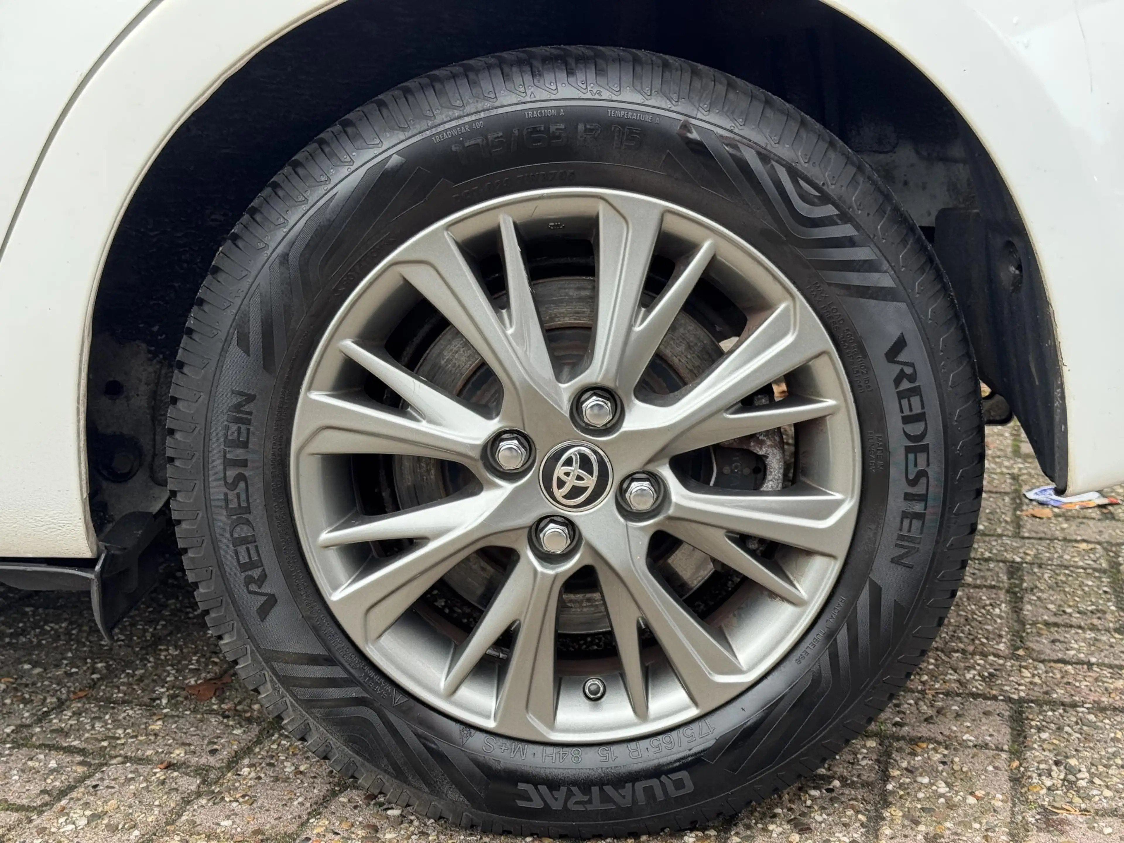 Toyota Yaris 1.5 Hybrid Executive / NL Auto / Camera — photo 6