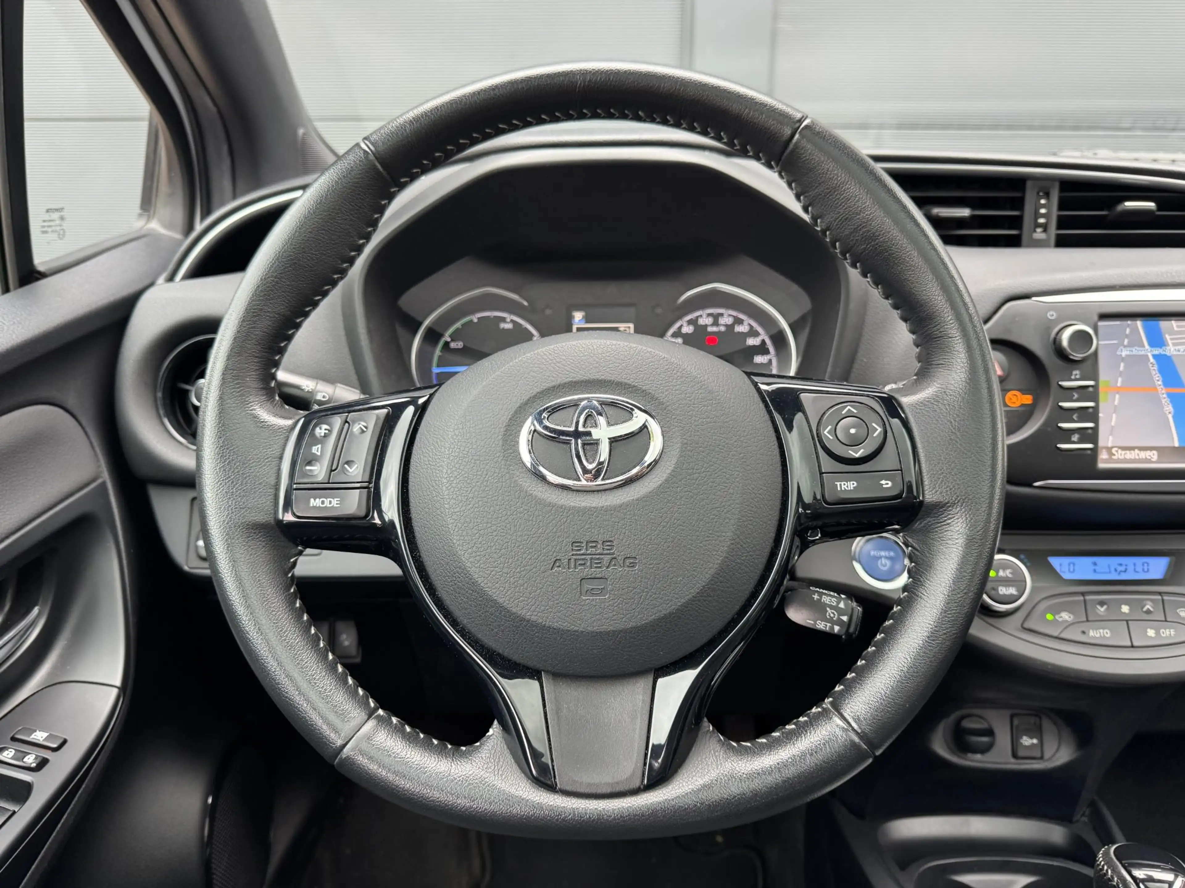 Toyota Yaris 1.5 Hybrid Executive / NL Auto / Camera — photo 29