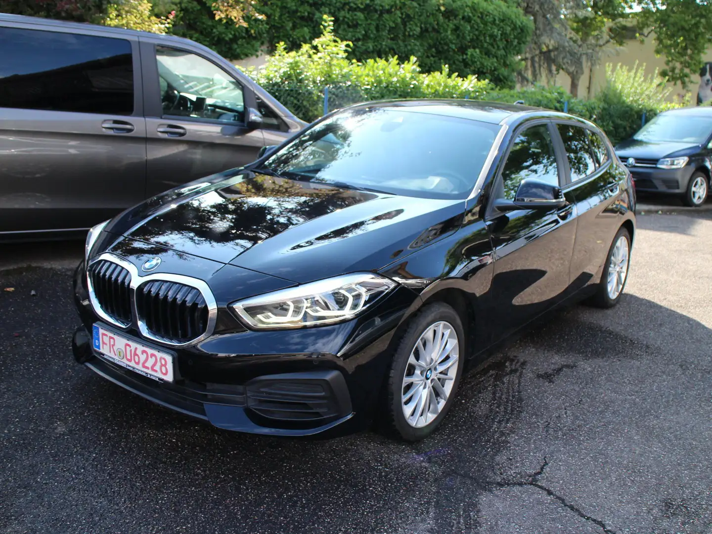 BMW 120 120i Limo/Aut/Lifecockpit/Navip/LED/PDC/DAB/17" Noir - 1