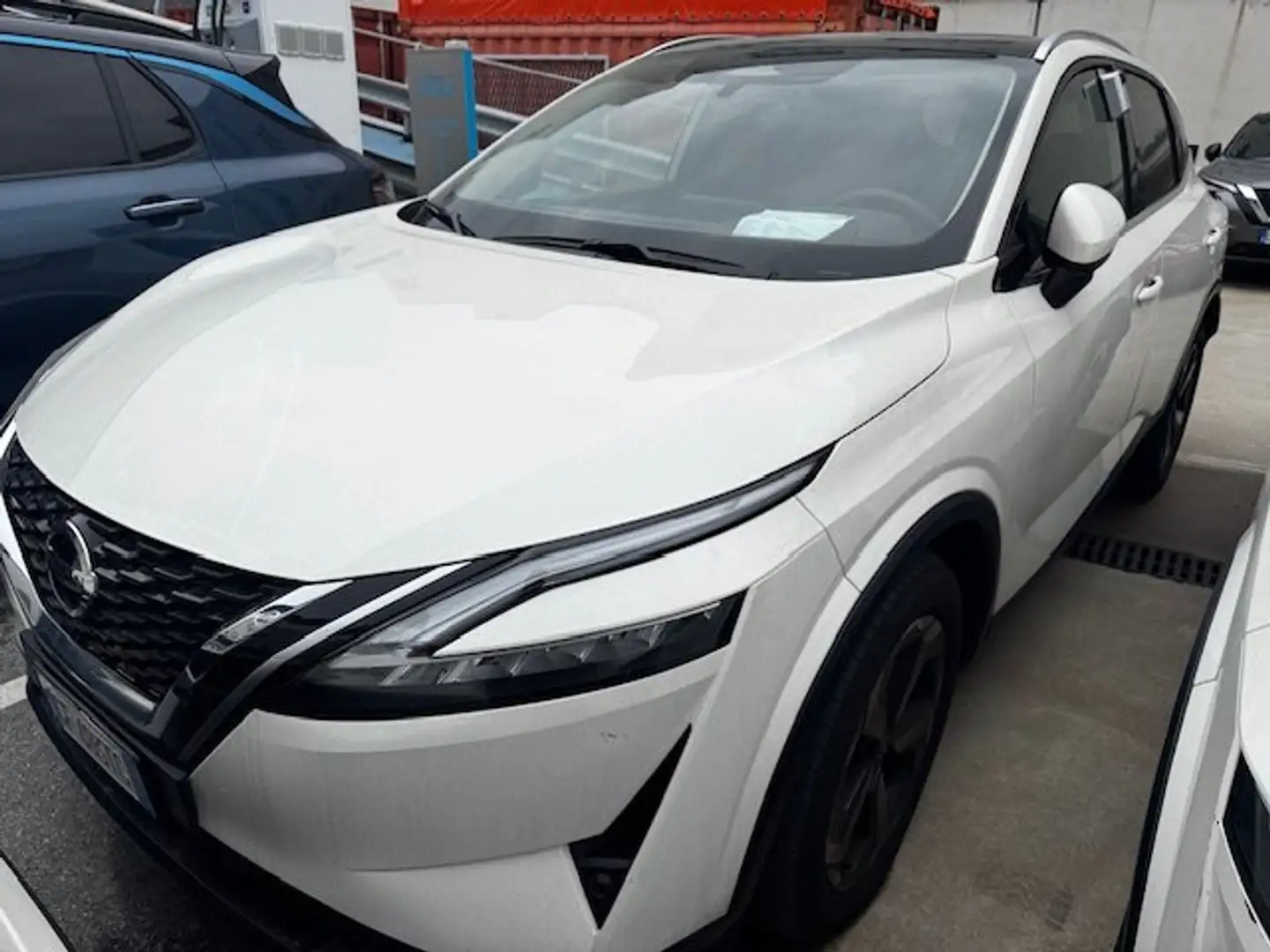 Nissan Qashqai 1.3 mhev Premiere Edition 2WD 140cv Bianco - 2