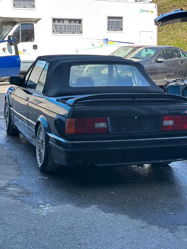 BMW 325i WorldLine, foto 3