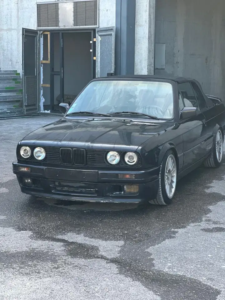 BMW 325i WorldLine, foto 2