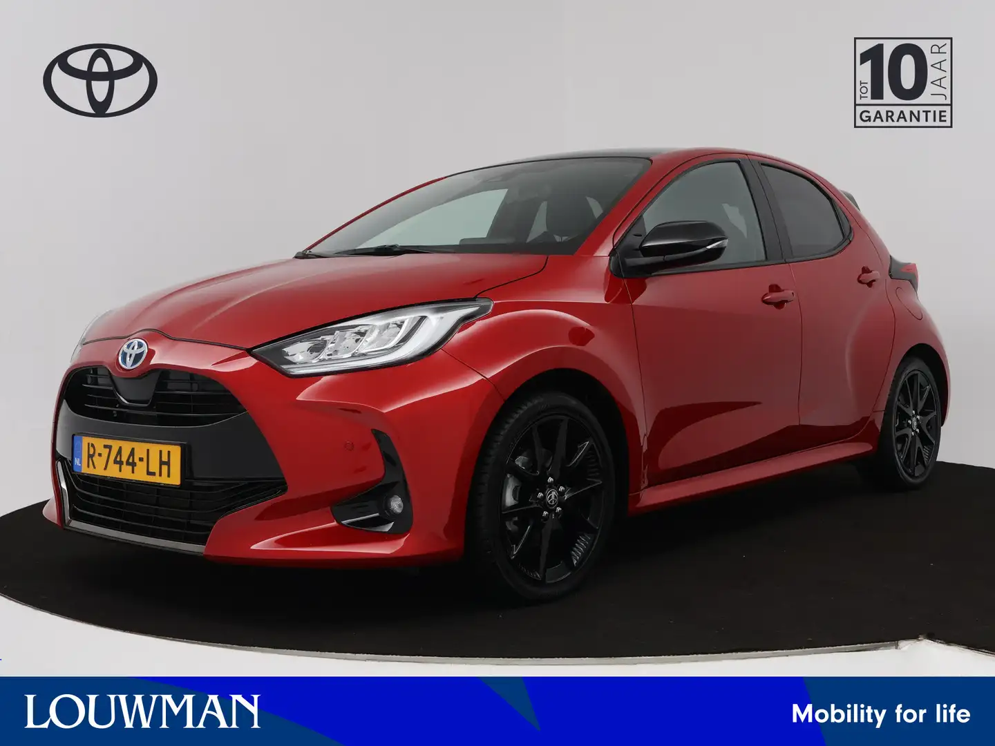 Toyota Yaris 1.5 Hybrid Executive Rood - 1