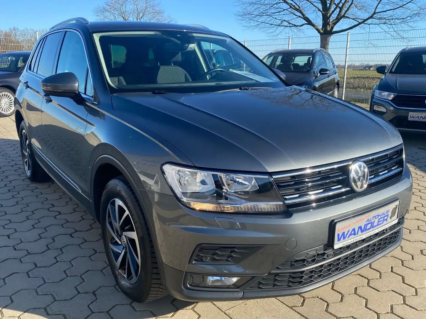 Volkswagen Tiguan Join  4Motion,AHK, GJR, Navi Grijs - 2