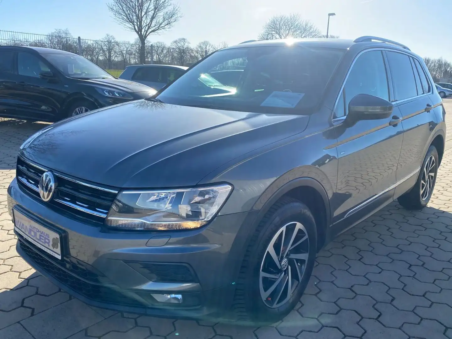 Volkswagen Tiguan Join  4Motion,AHK, GJR, Navi Grijs - 1