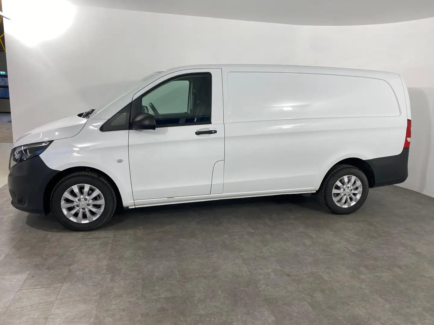 Mercedes-Benz Vito Kasten 110 CDI RWD lang 75 kW (102 PS), Schalt.... Weiß - 2