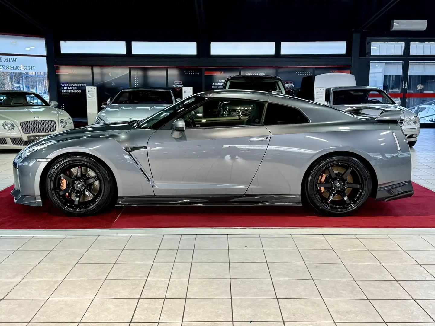 Nissan GT-R Track Edition*RECARO*BREMBO Grau - 2