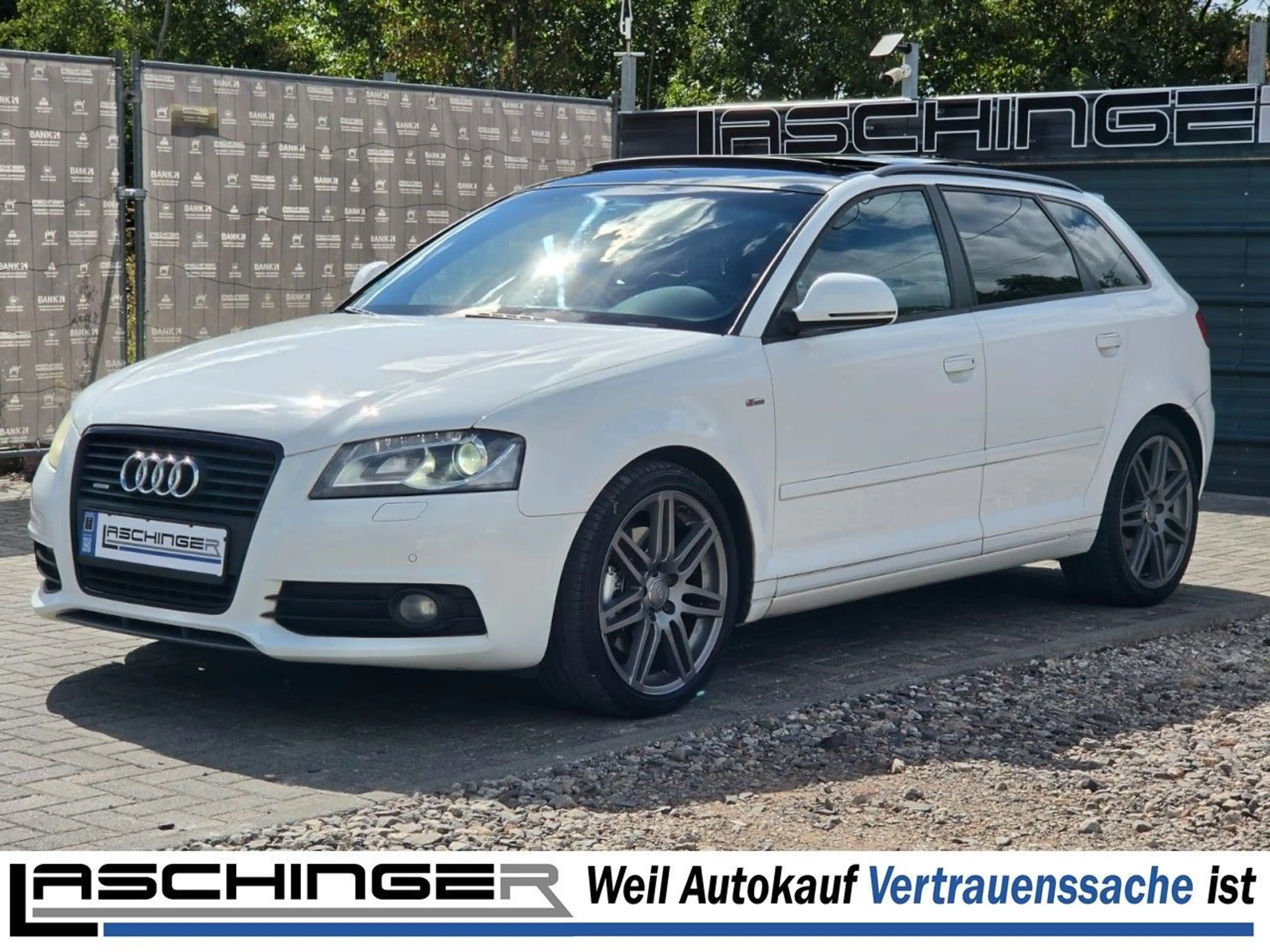 Audi A3 2.0 TFSI S-line Sportpaket plus quattro LEDER