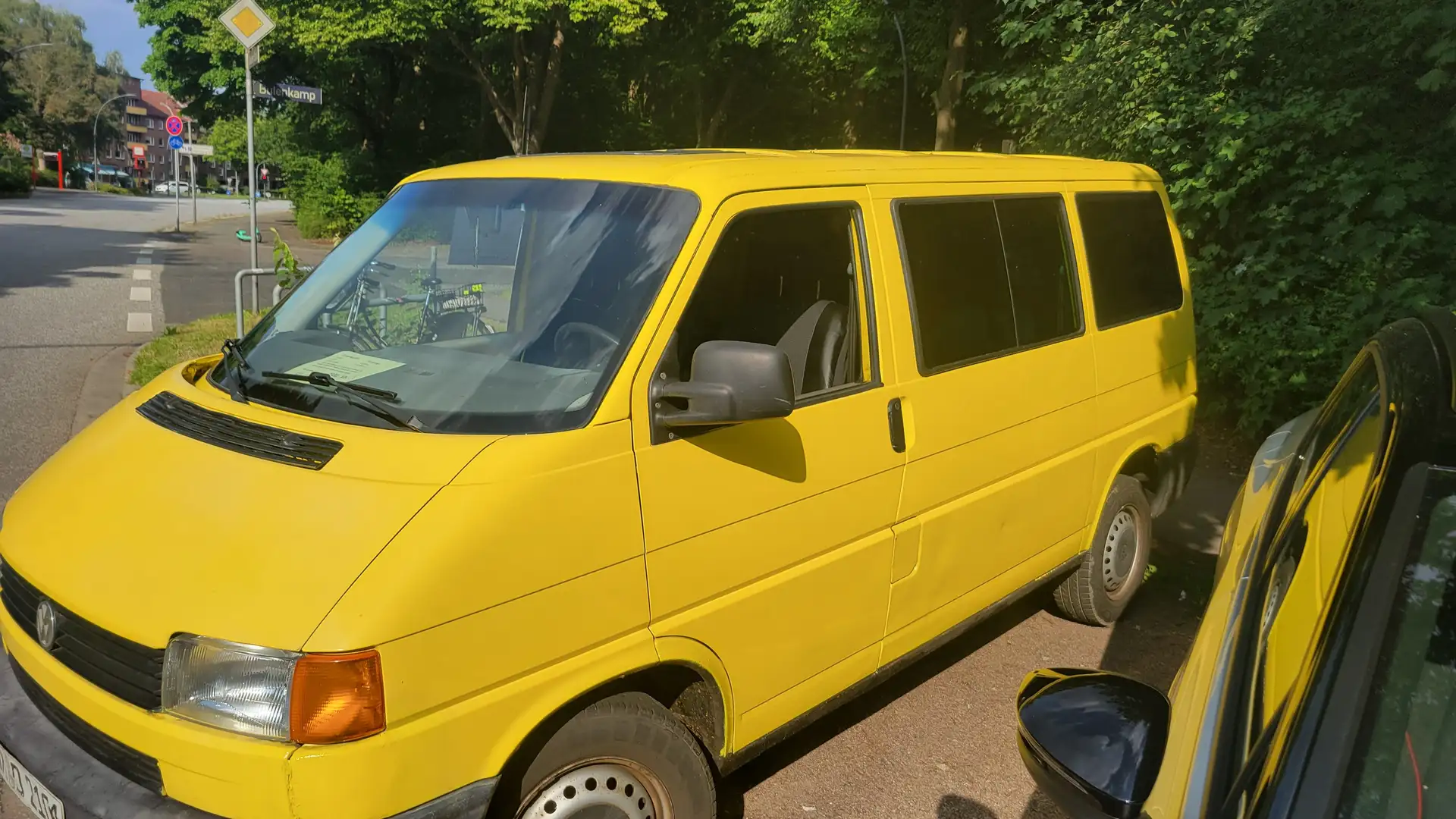 Volkswagen T4 Kombi Yellow - 2