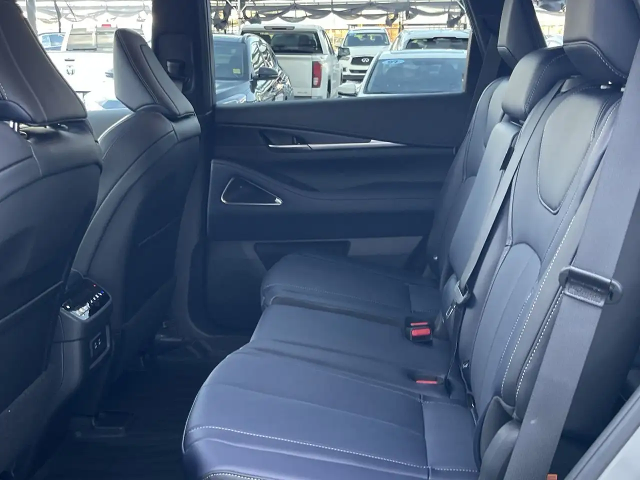Infiniti QX60 снимка Infiniti QX60