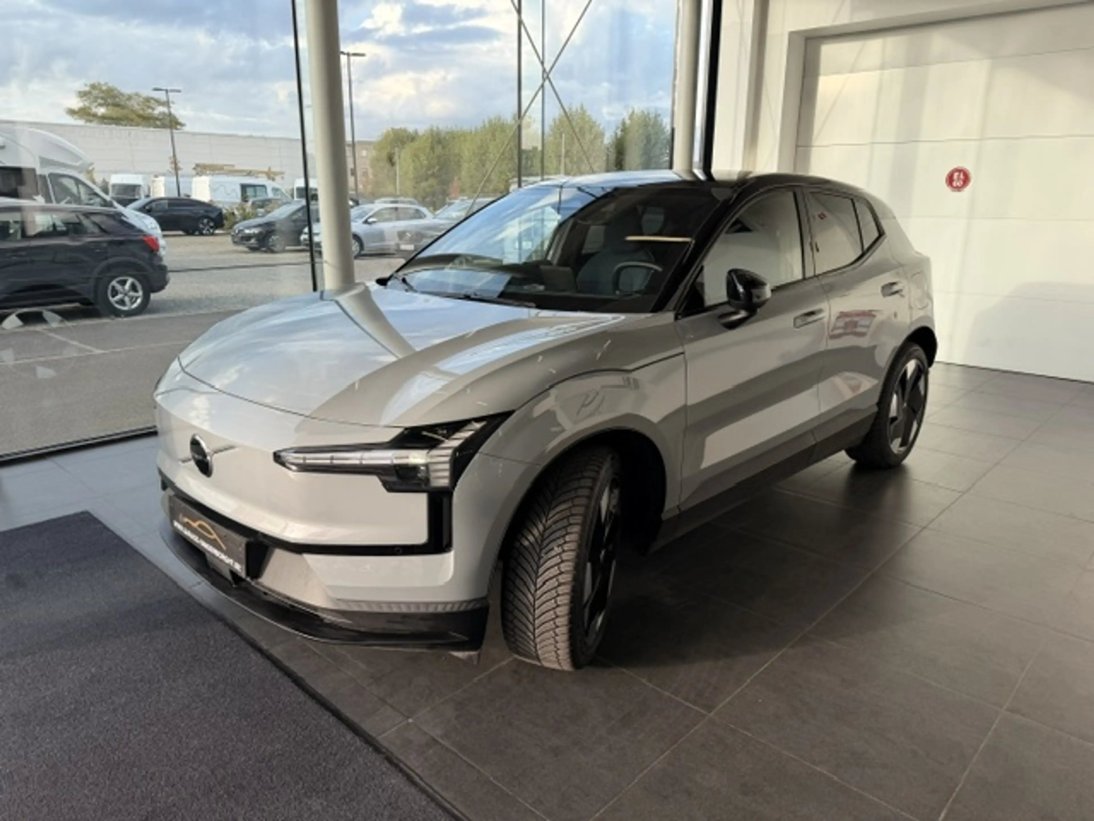 Volvo EX30 PLUS EXTENDED RANGE +TAL VAN OPTIES — photo 3