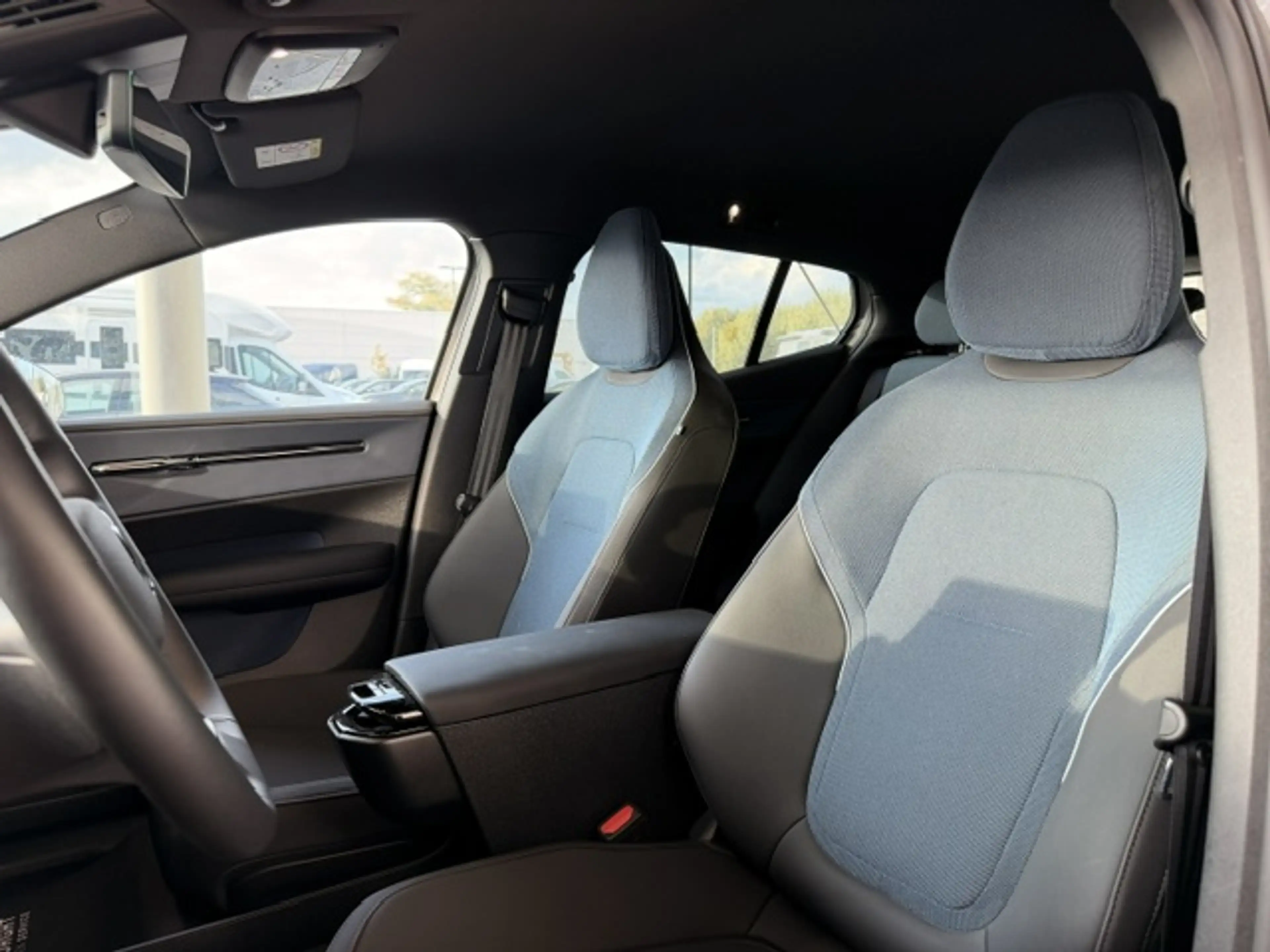 Volvo EX30 PLUS EXTENDED RANGE +TAL VAN OPTIES — photo 10
