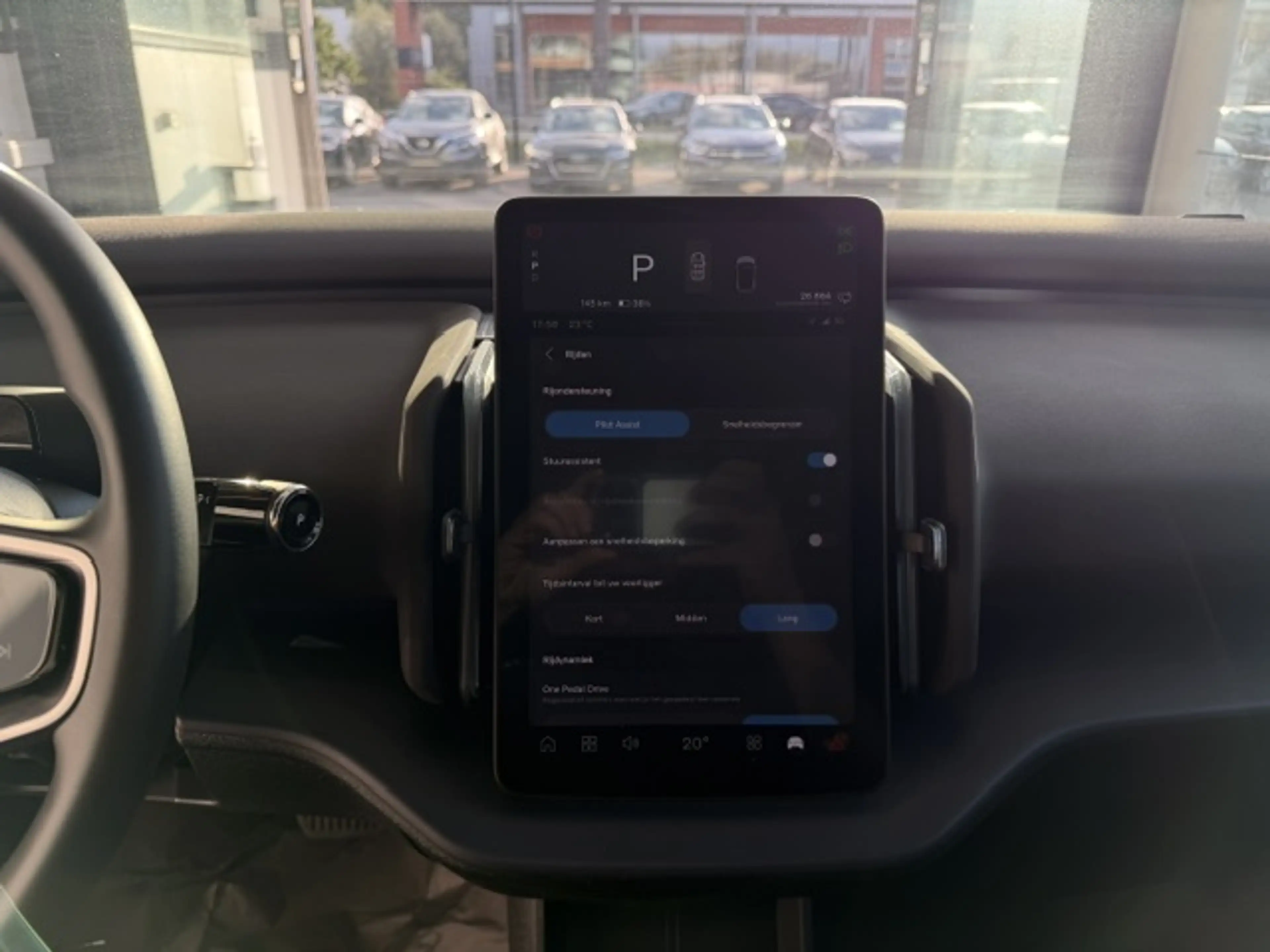 Volvo EX30 PLUS EXTENDED RANGE +TAL VAN OPTIES — photo 12