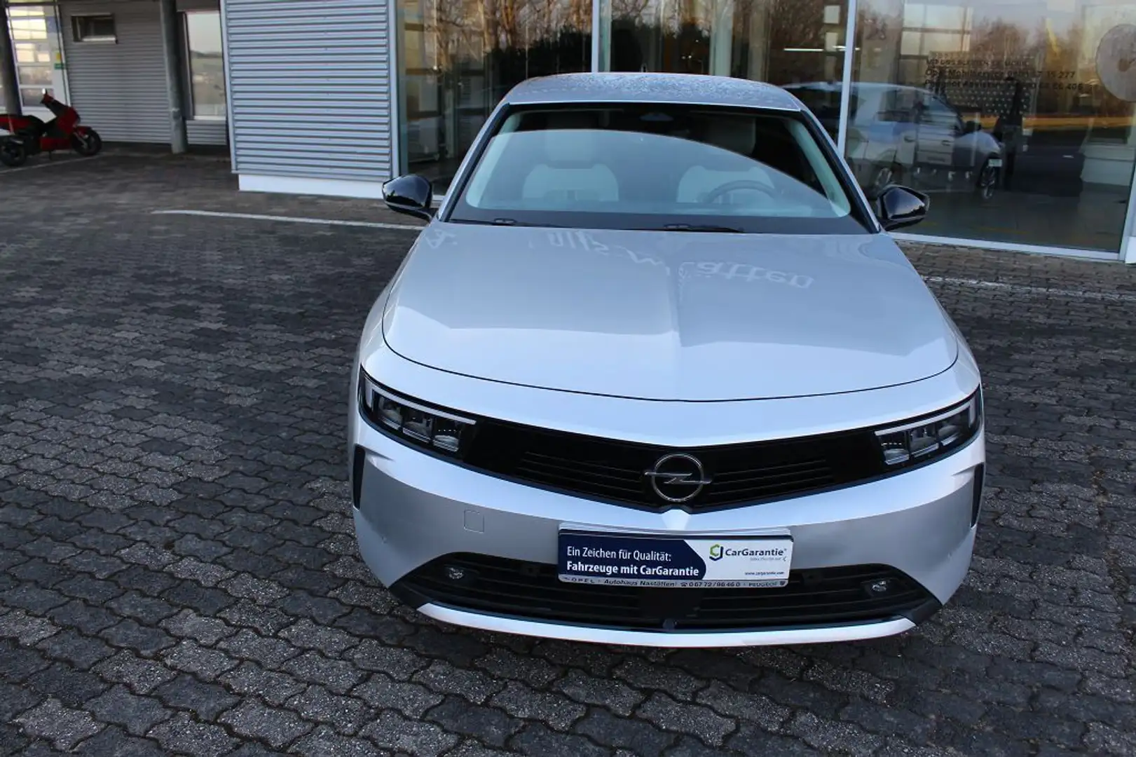 Opel Astra 1.2 Turbo Automatik Elegance Silber - 2