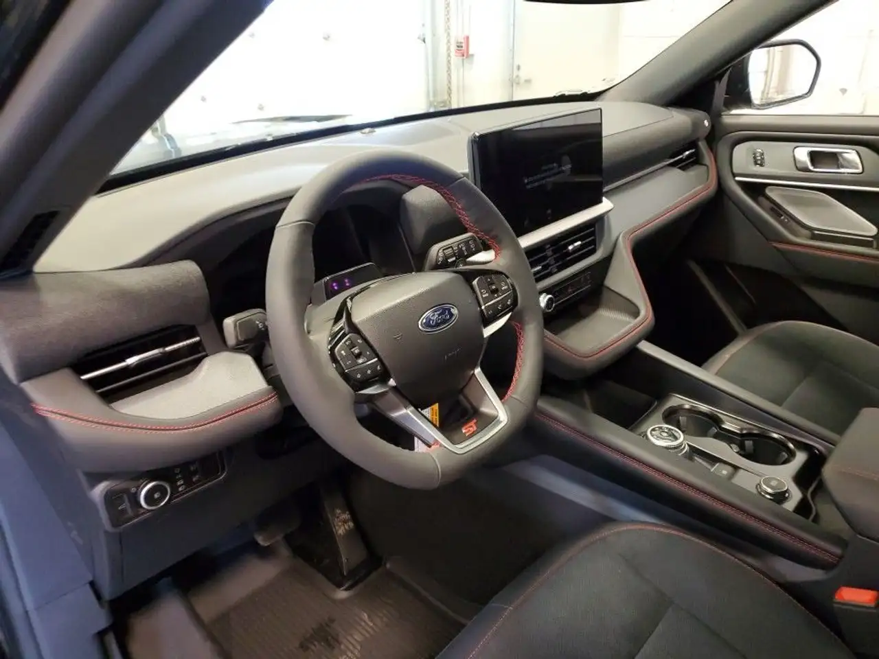 Ford Explorer снимка Ford Explorer