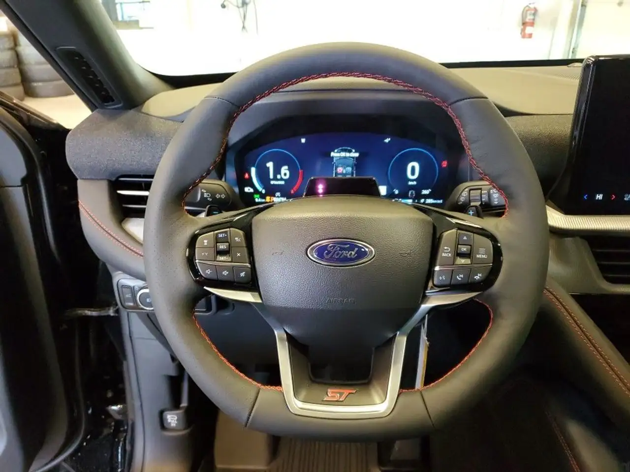 Ford Explorer снимка Ford Explorer