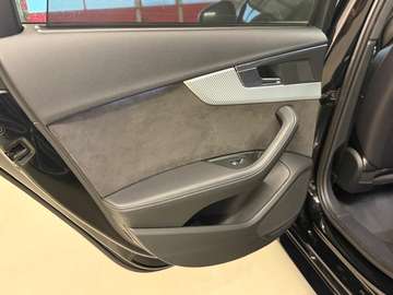 RS4 Avant quattro tiptronic