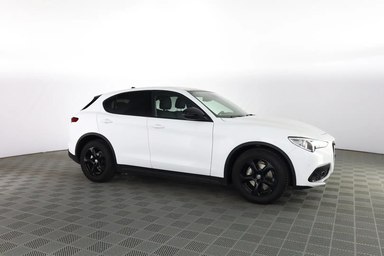 Alfa Romeo Stelvio ALFA ROMEO Stelvio 2.2 Turbodiesel 150 CV AT8 RWD Weiß - 2