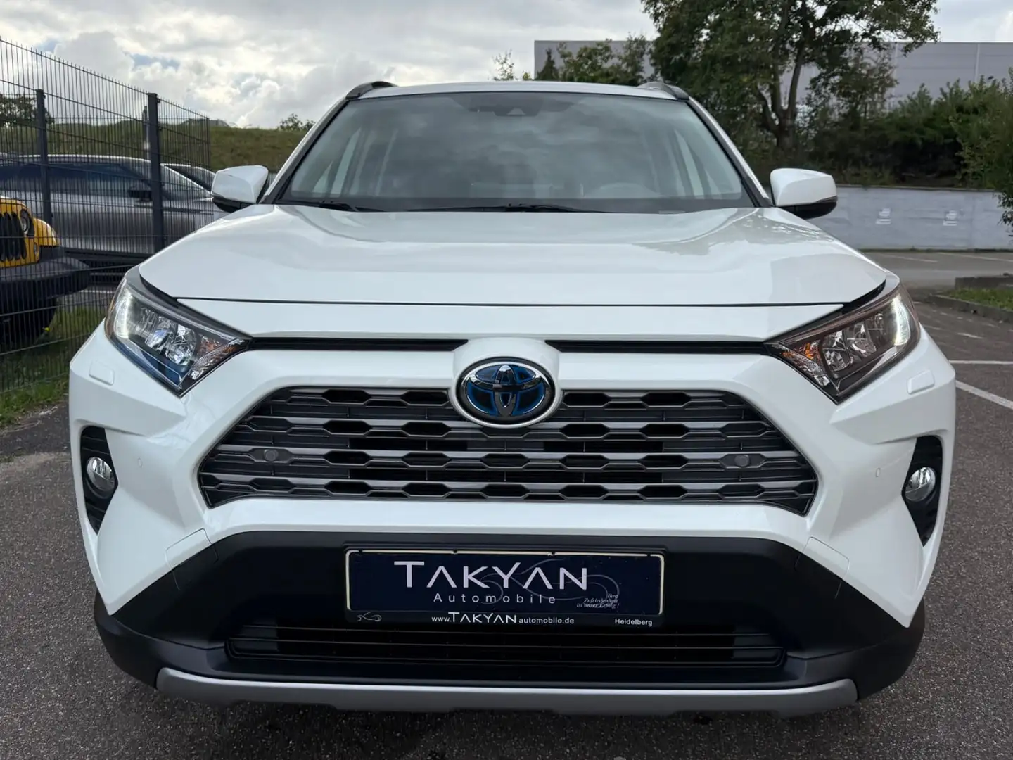Toyota RAV 4 4 Hybrid 4x4 Team Deutschland / 2.Hand / LED Weiß - 2