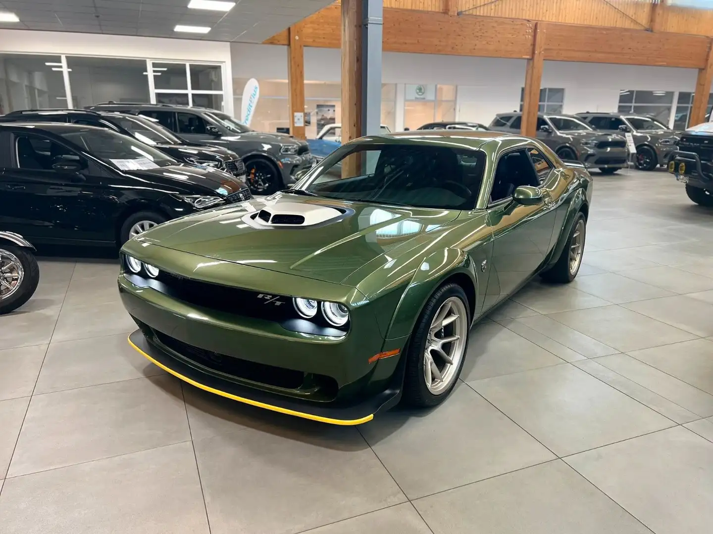 Dodge Challenger ScatPack R/T Swinger 6,4L *Last Call* Verde - 2