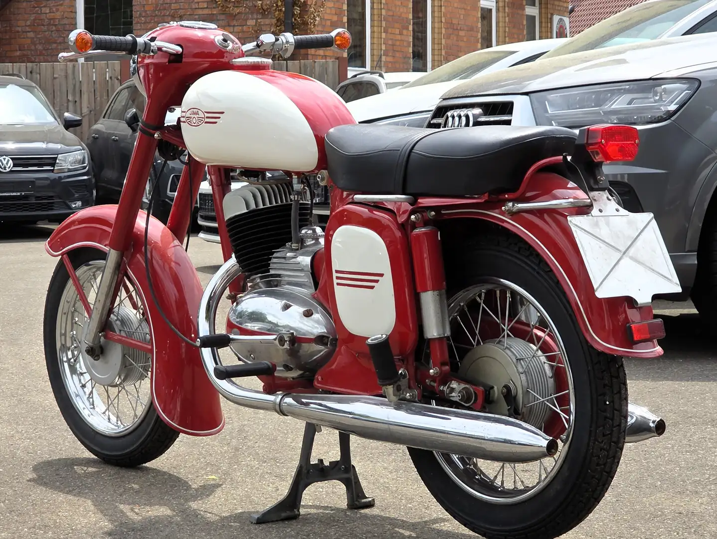 Jawa 250 250 Typ559 Panelka kompl.-überholt+Mit Papiere Rojo - 1
