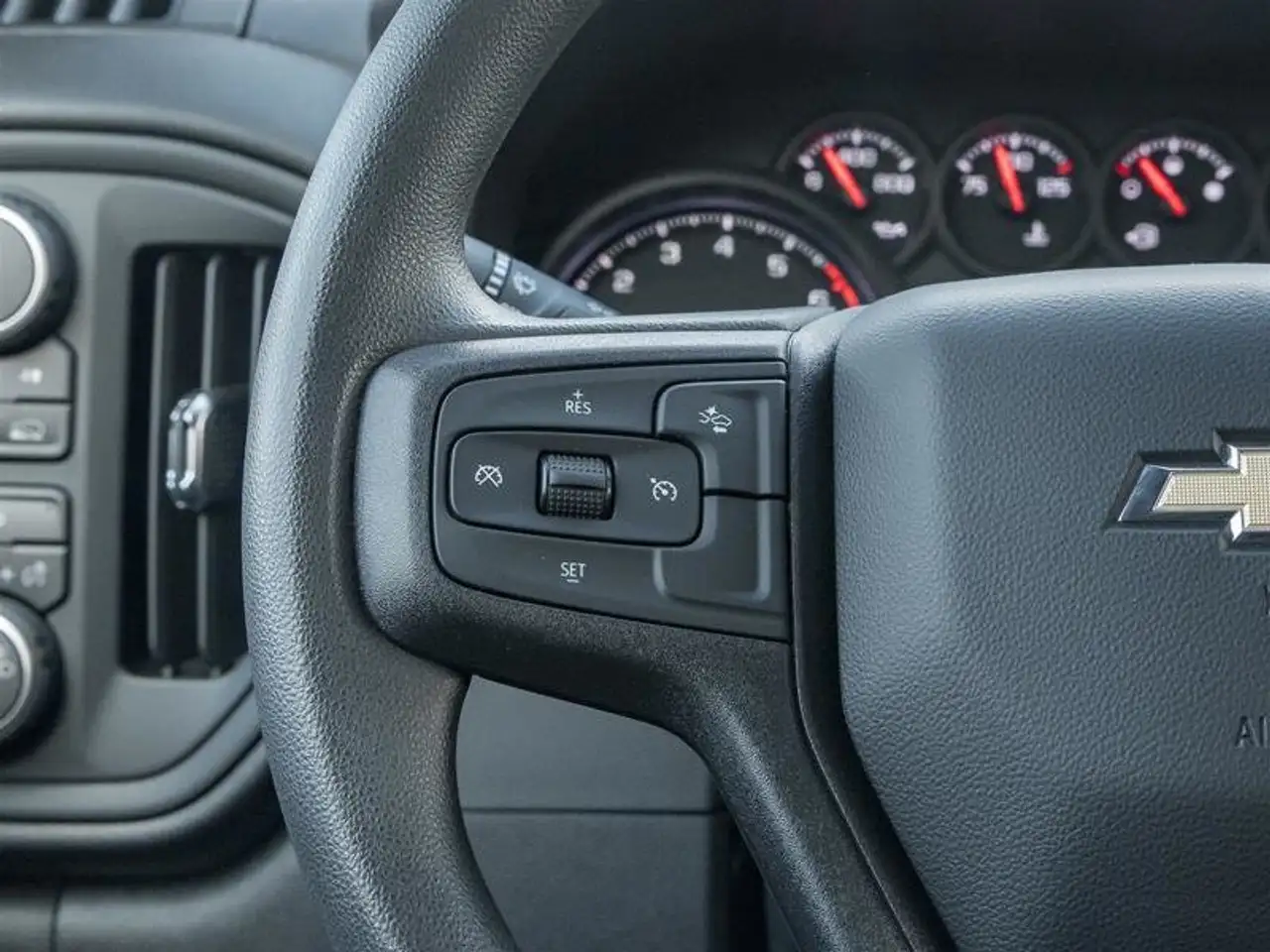 Chevrolet Silverado 1500 снимка Chevrolet Silverado 1500