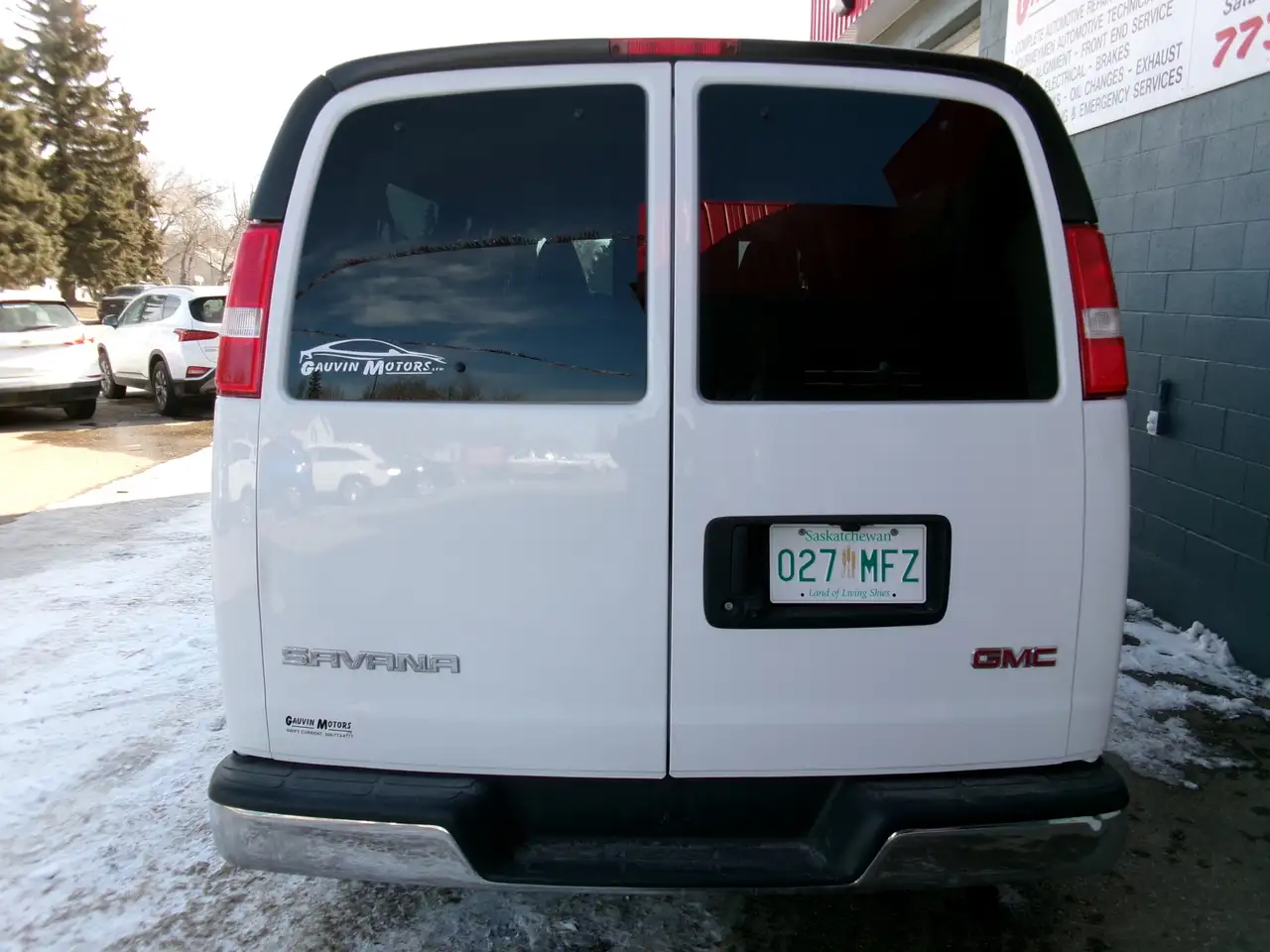 GMC Savana photo GMC Savana