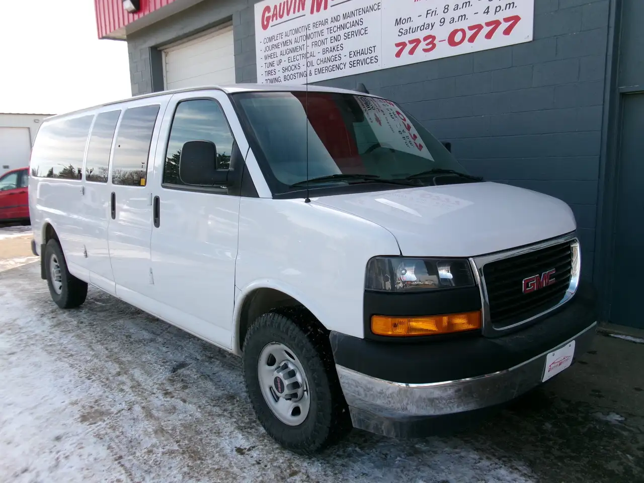 GMC Savana photo GMC Savana