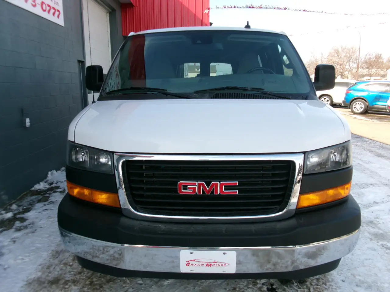 GMC Savana photo GMC Savana
