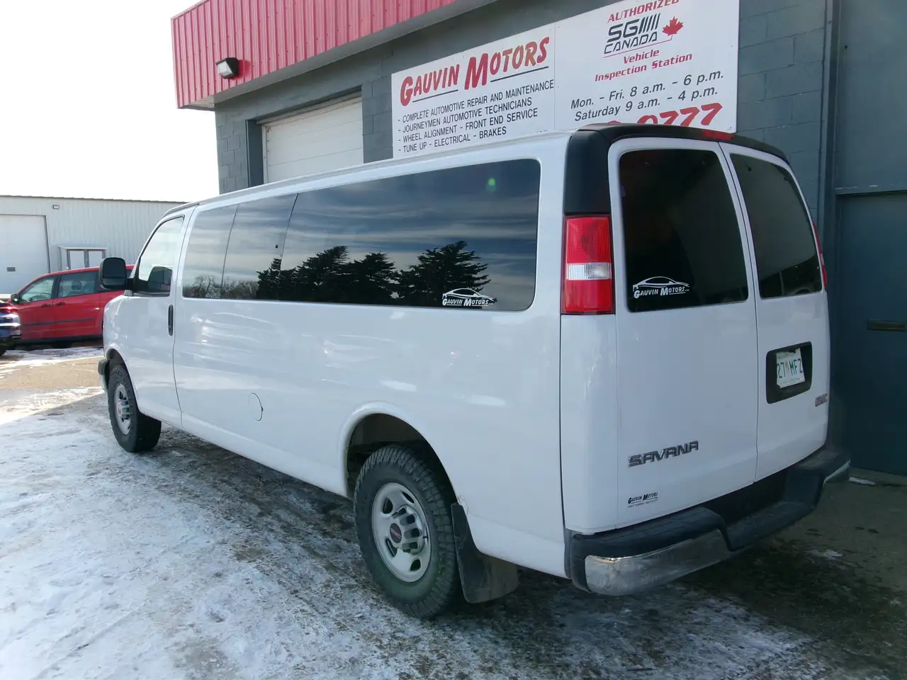 GMC Savana photo GMC Savana
