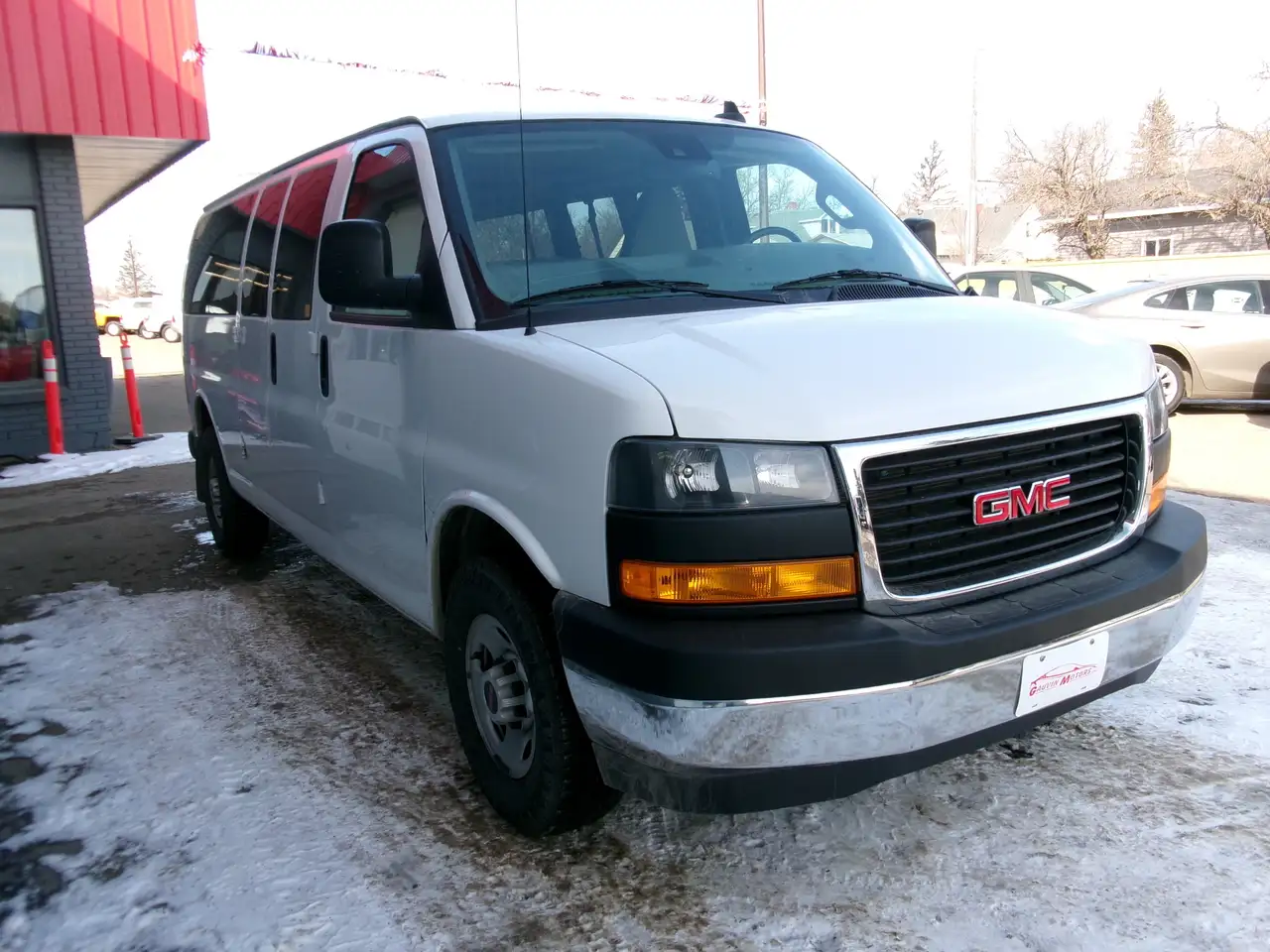 GMC Savana photo GMC Savana