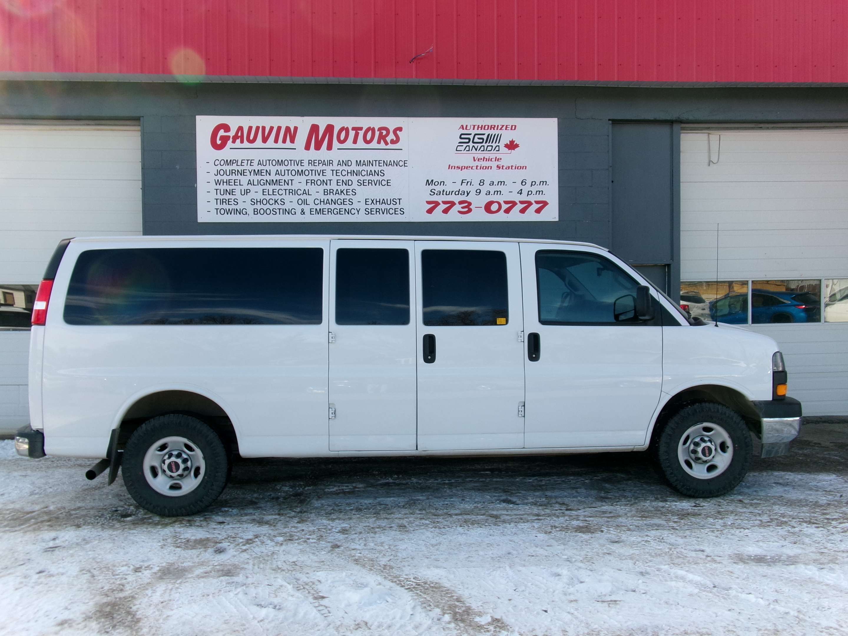 2021 GMC Savana 3500 Passenger