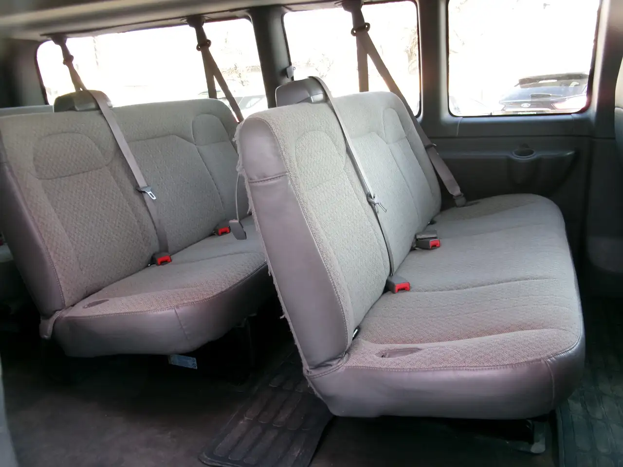 GMC Savana photo GMC Savana