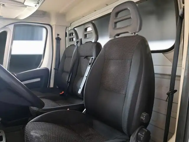 Peugeot Boxer view 9
