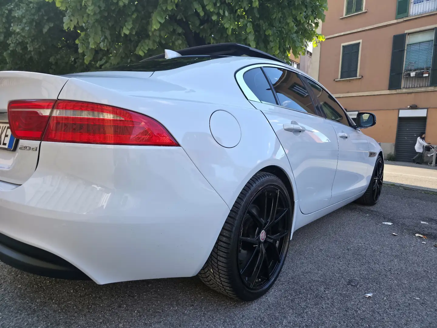 Jaguar XE 2.0d Pure Business edition 180cv - 1