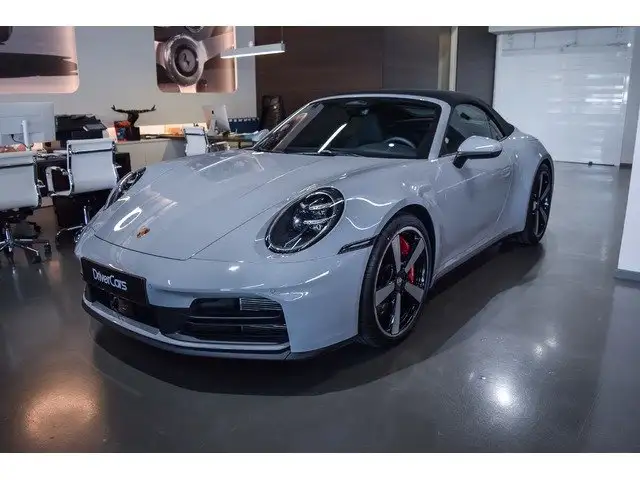 Porsche 992 view 4