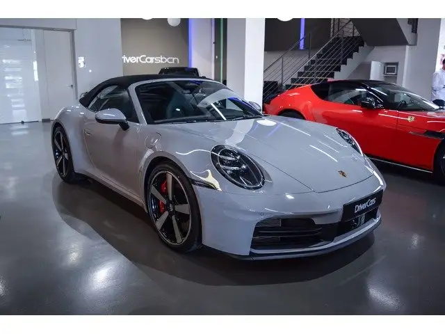Porsche 992 view 3