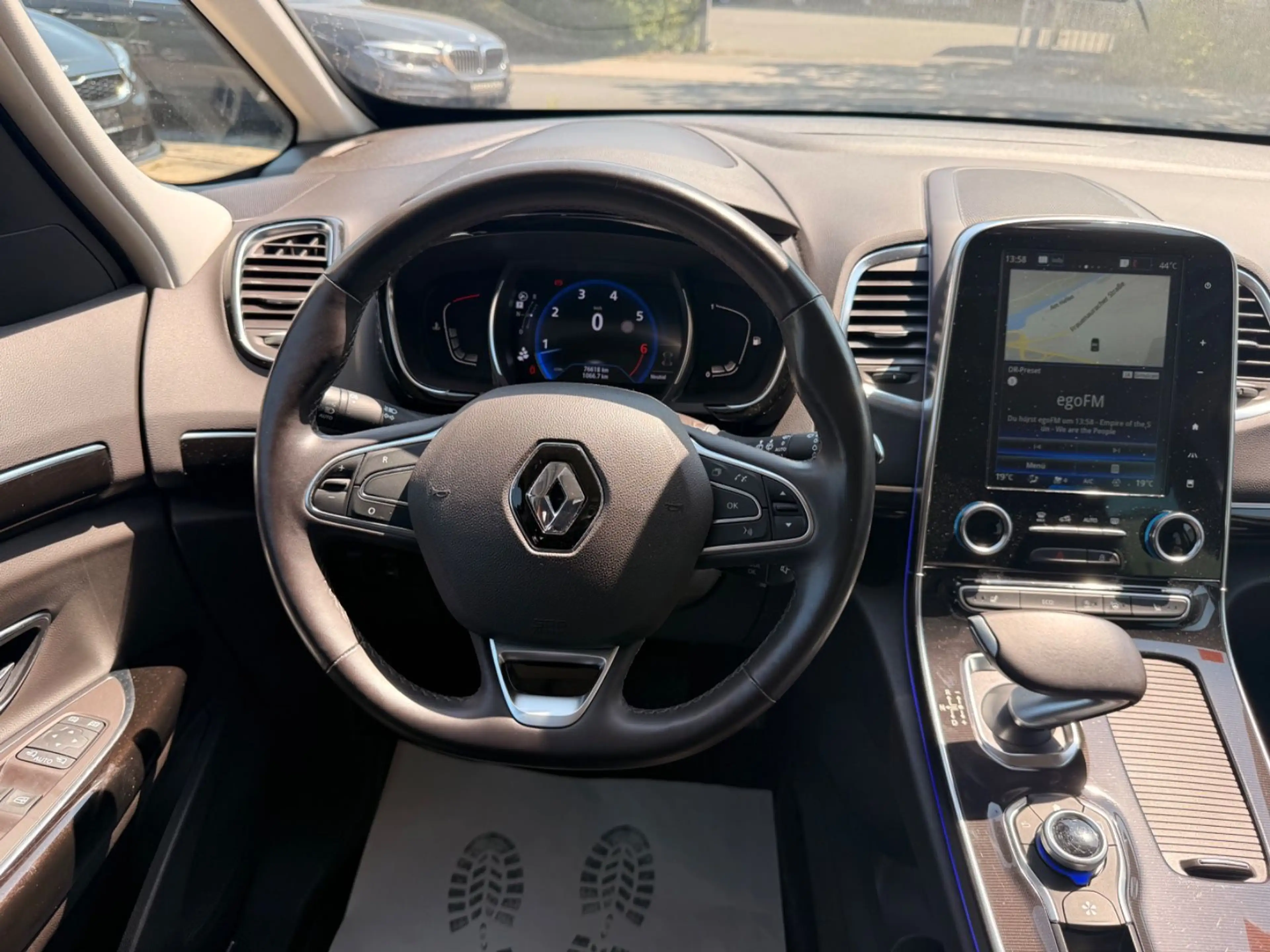 Renault Espace V Limited — photo 13