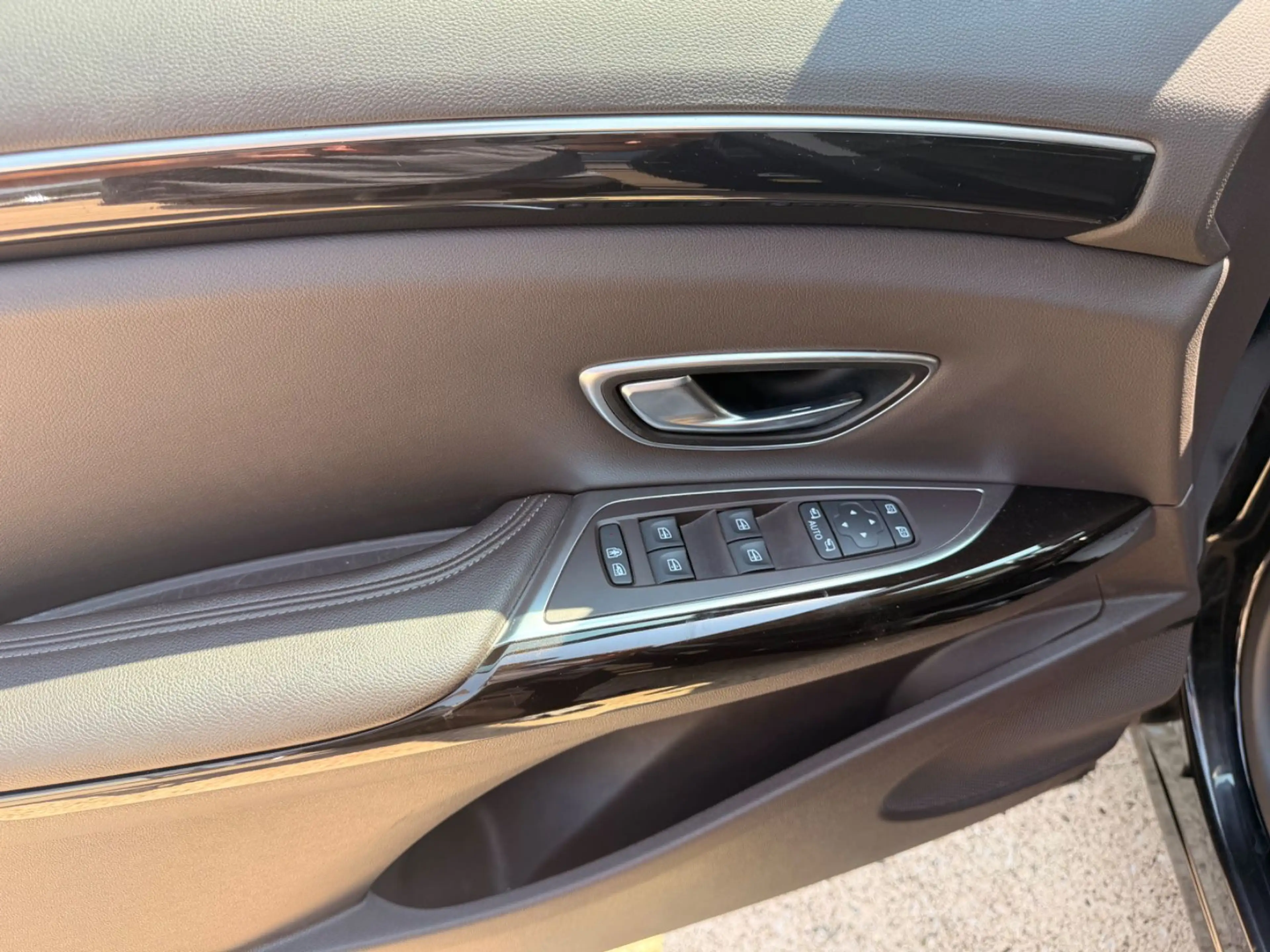 Renault Espace V Limited — photo 16